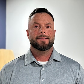 Staff member Alex Lofty from ID_858fe8709548