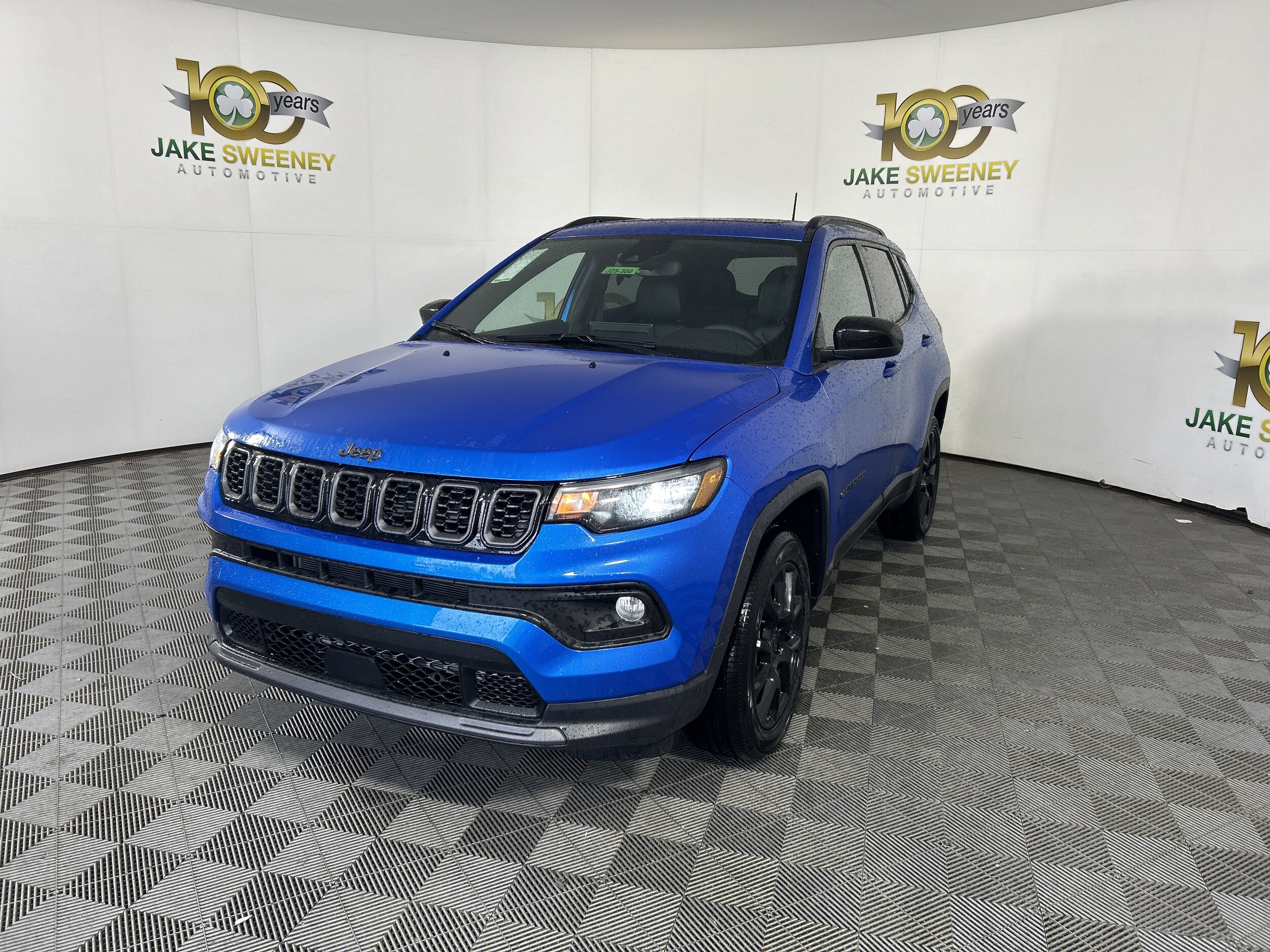 2025 Jeep Compass Latitude photo 3