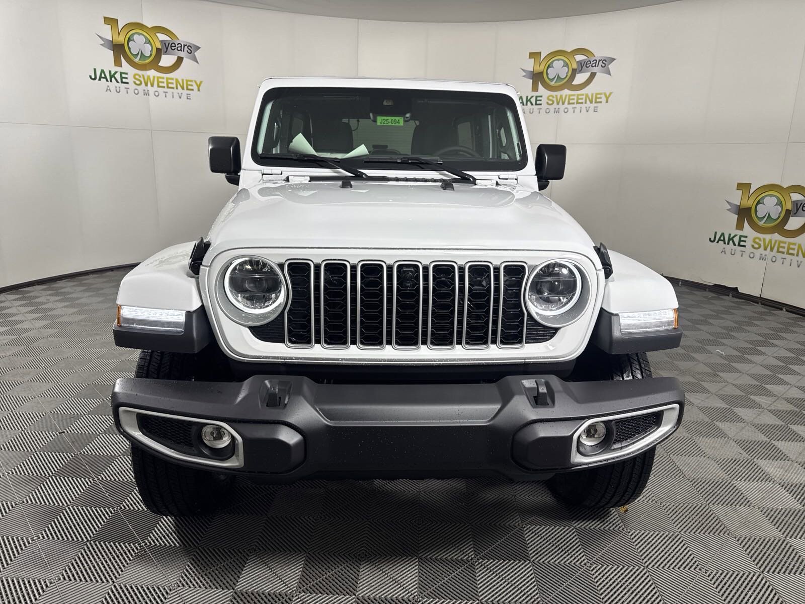 2025 Jeep Wrangler Sahara photo 2