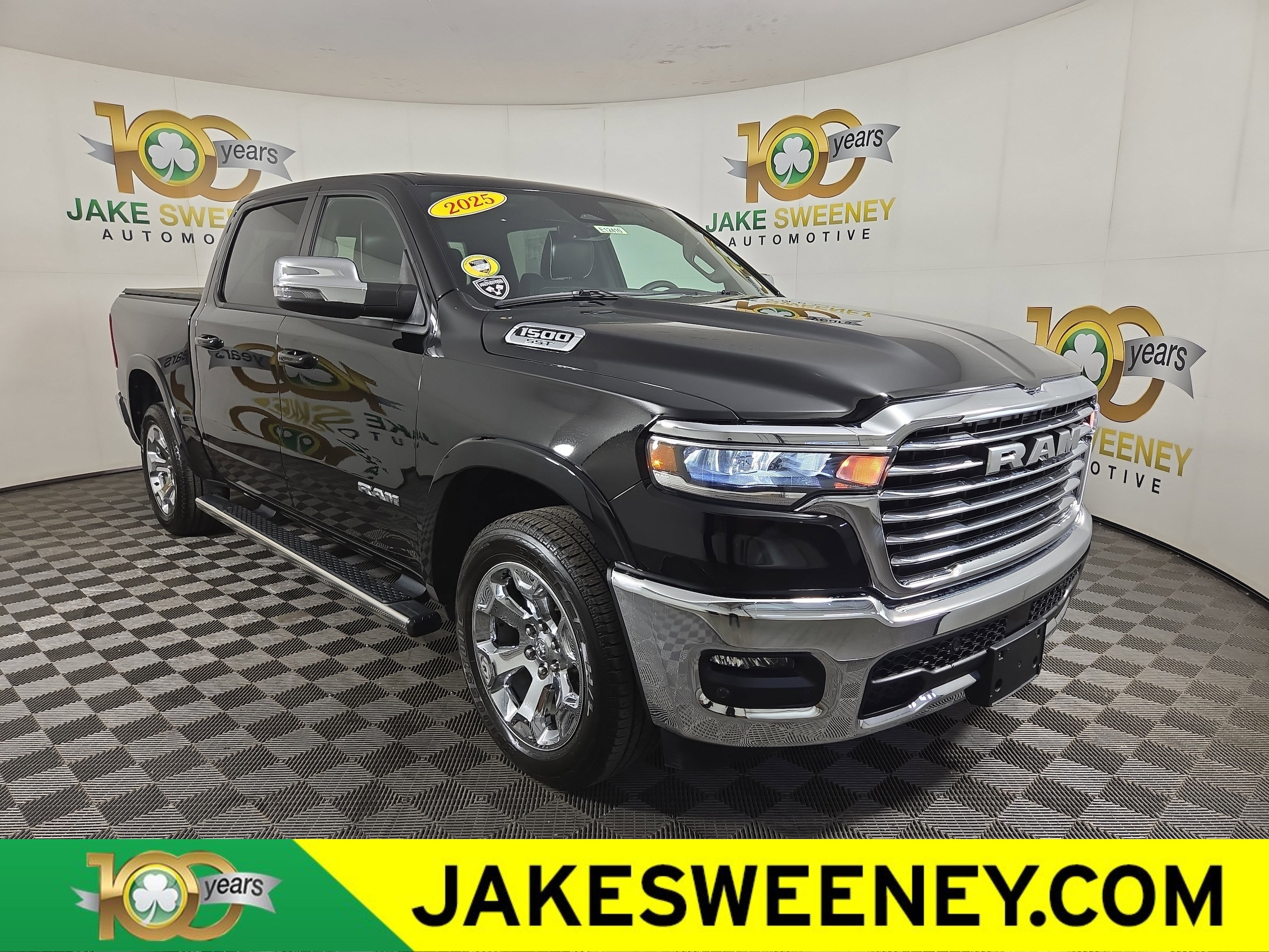 2025 RAM 1500 Laramie 4x4 Crew Cab 5'7's photo