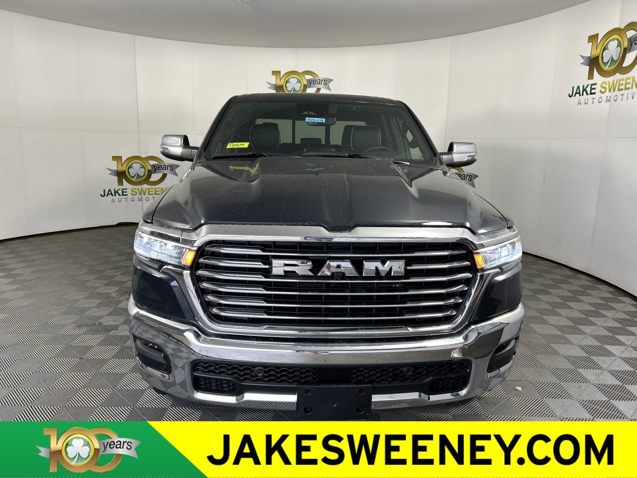 2025 Ram 1500 Laramie photo 2