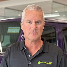 Staff member Charlie Harper from ID_858fe8709548