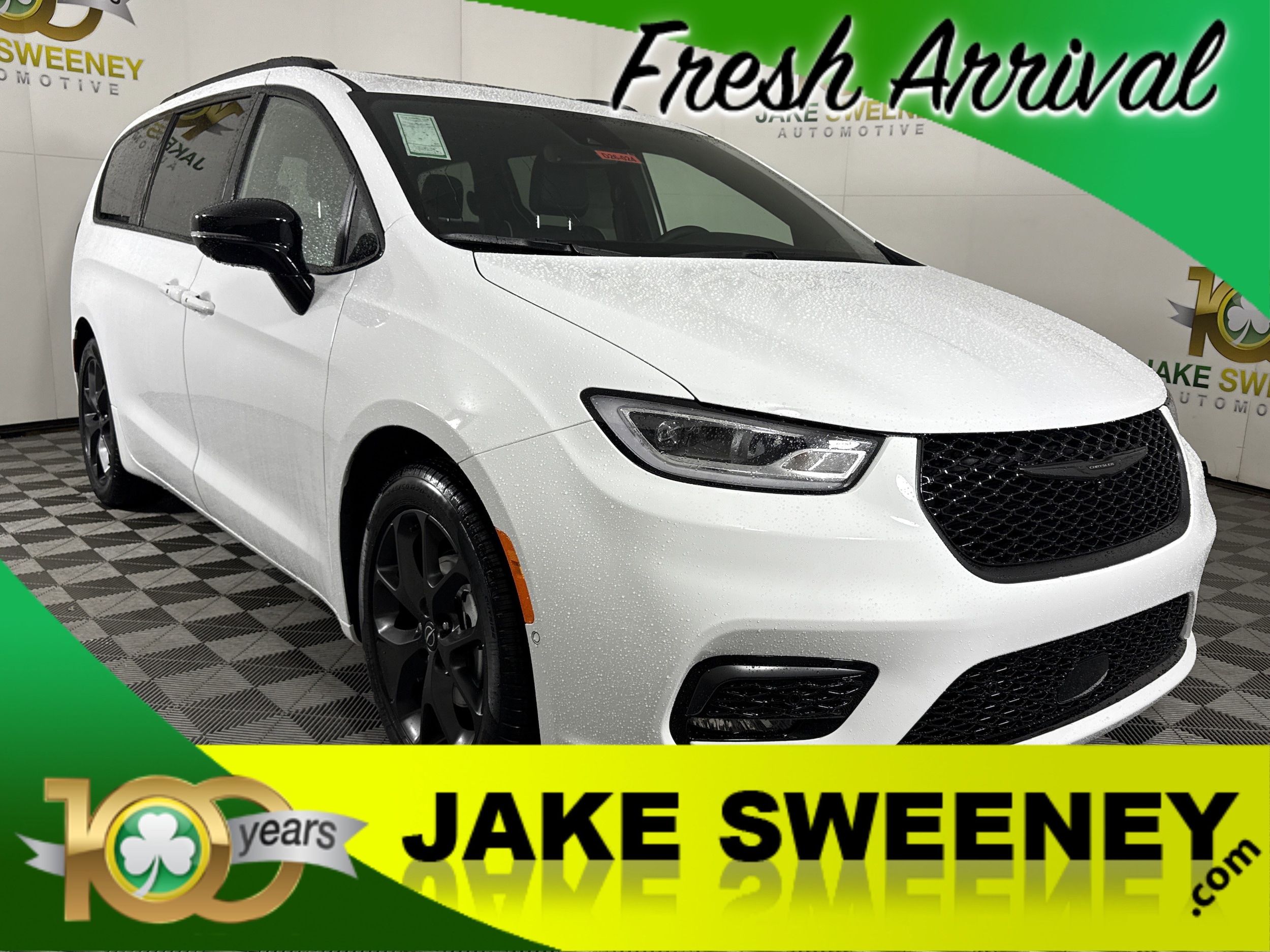 2026 Chrysler Pacifica Limited's photo