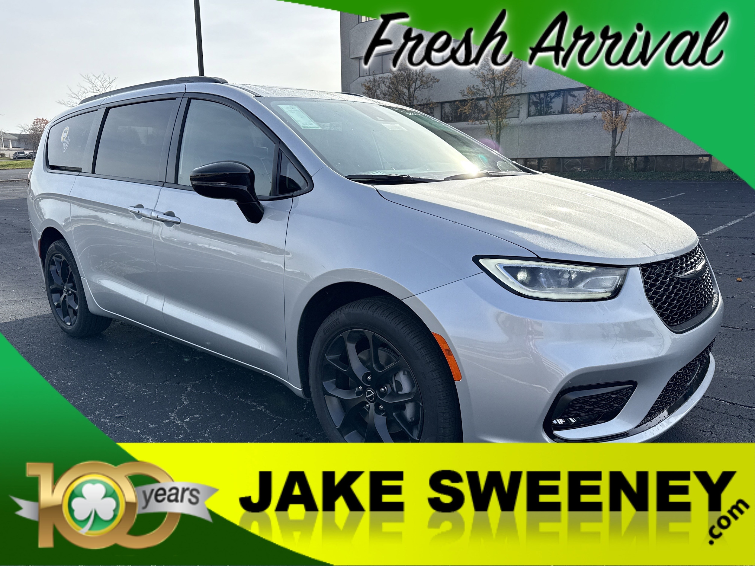 2026 Chrysler Pacifica Limited's photo