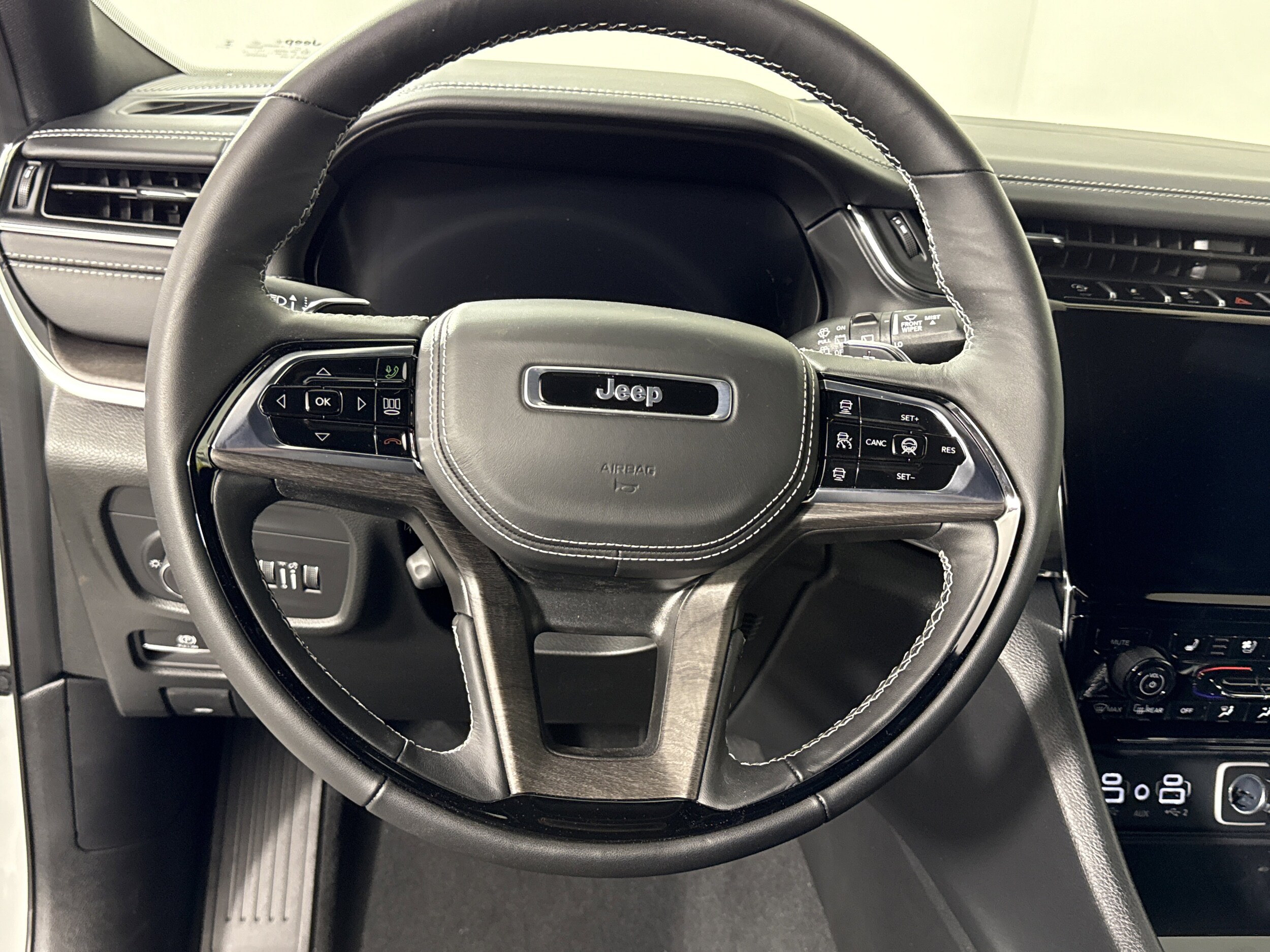 2025 Jeep Grand Cherokee L Overland - Photo 16