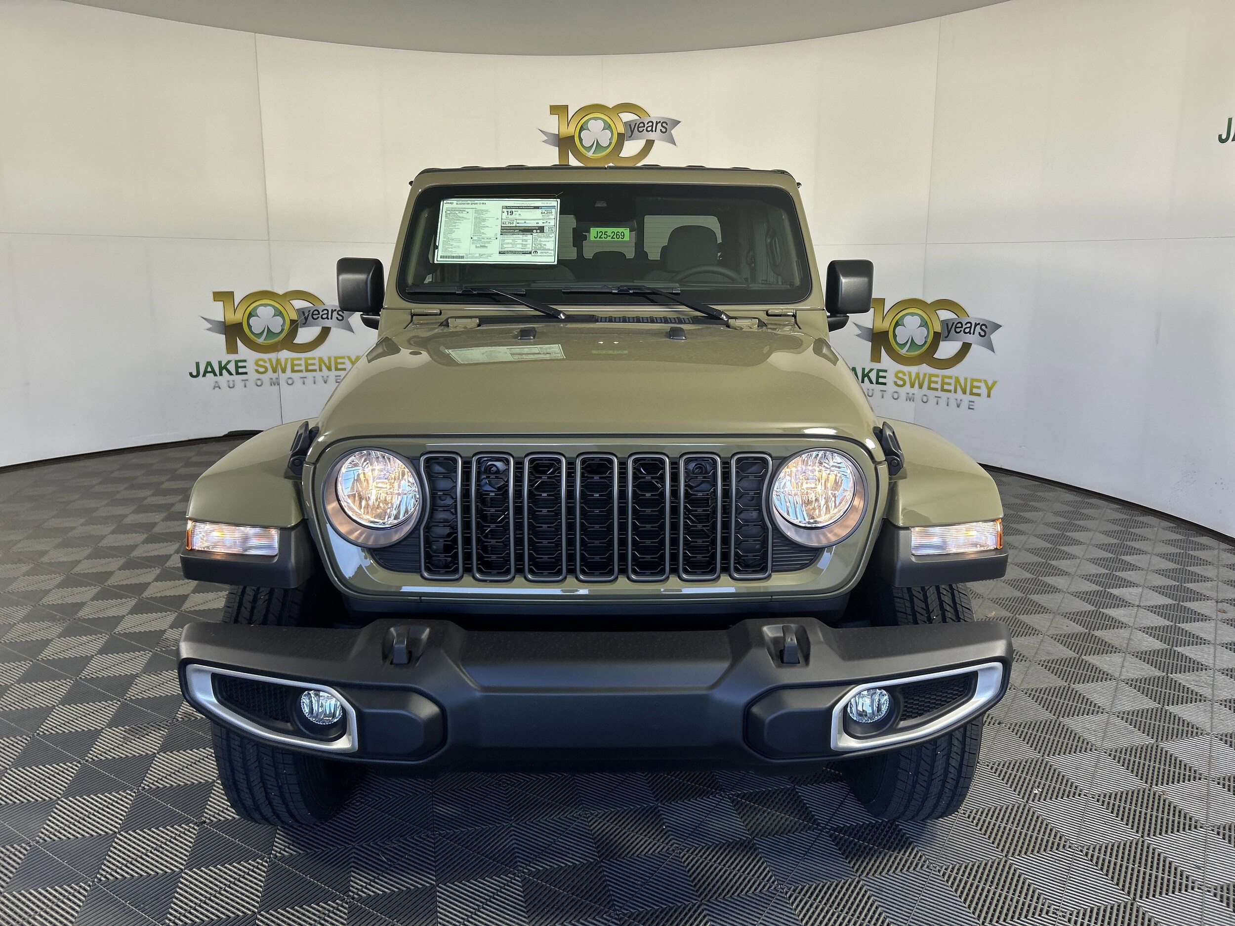 2025 Jeep Gladiator Sport S photo 2