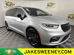 2026 Chrysler Pacifica SELECT Passenger Van