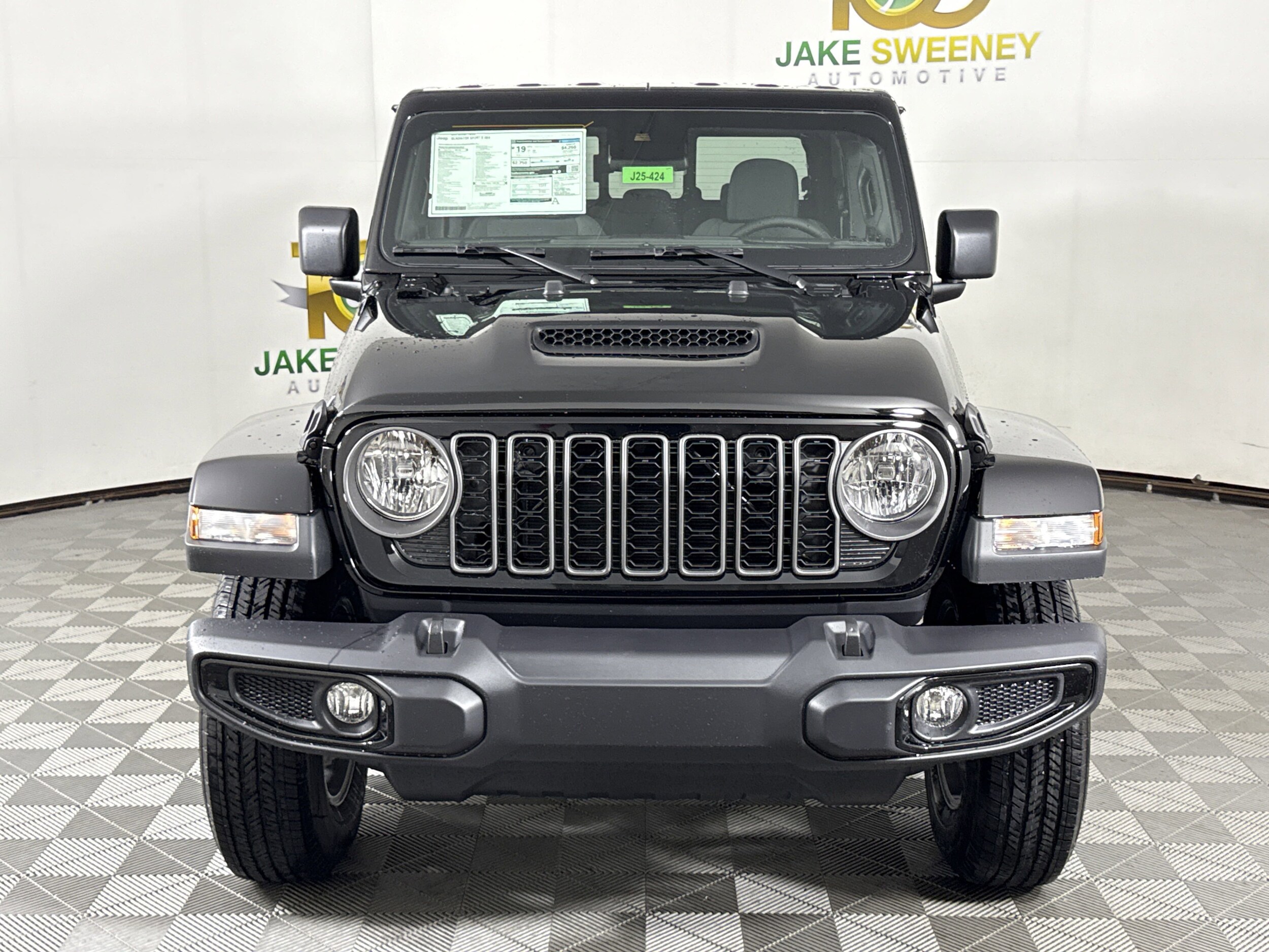 2025 Jeep Gladiator Sport S photo 2