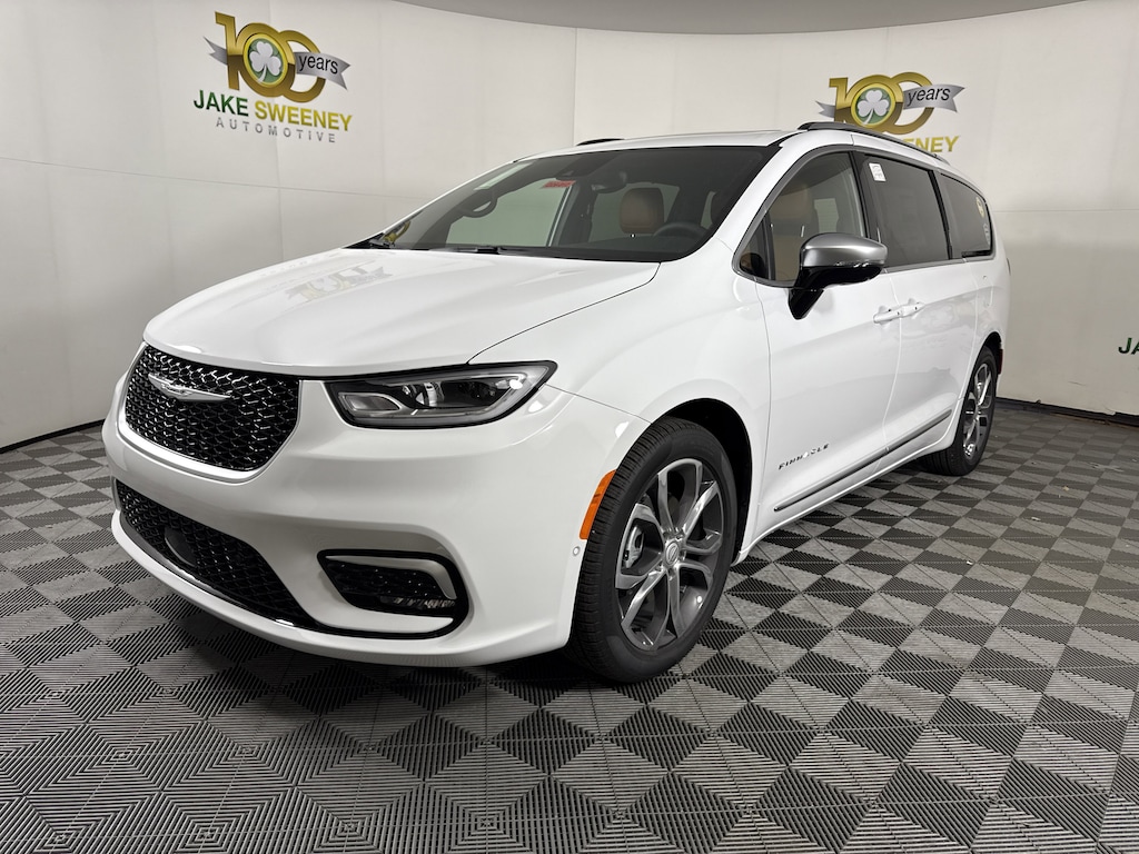 New 2026 Chrysler Pacifica PINNACLE Passenger Van