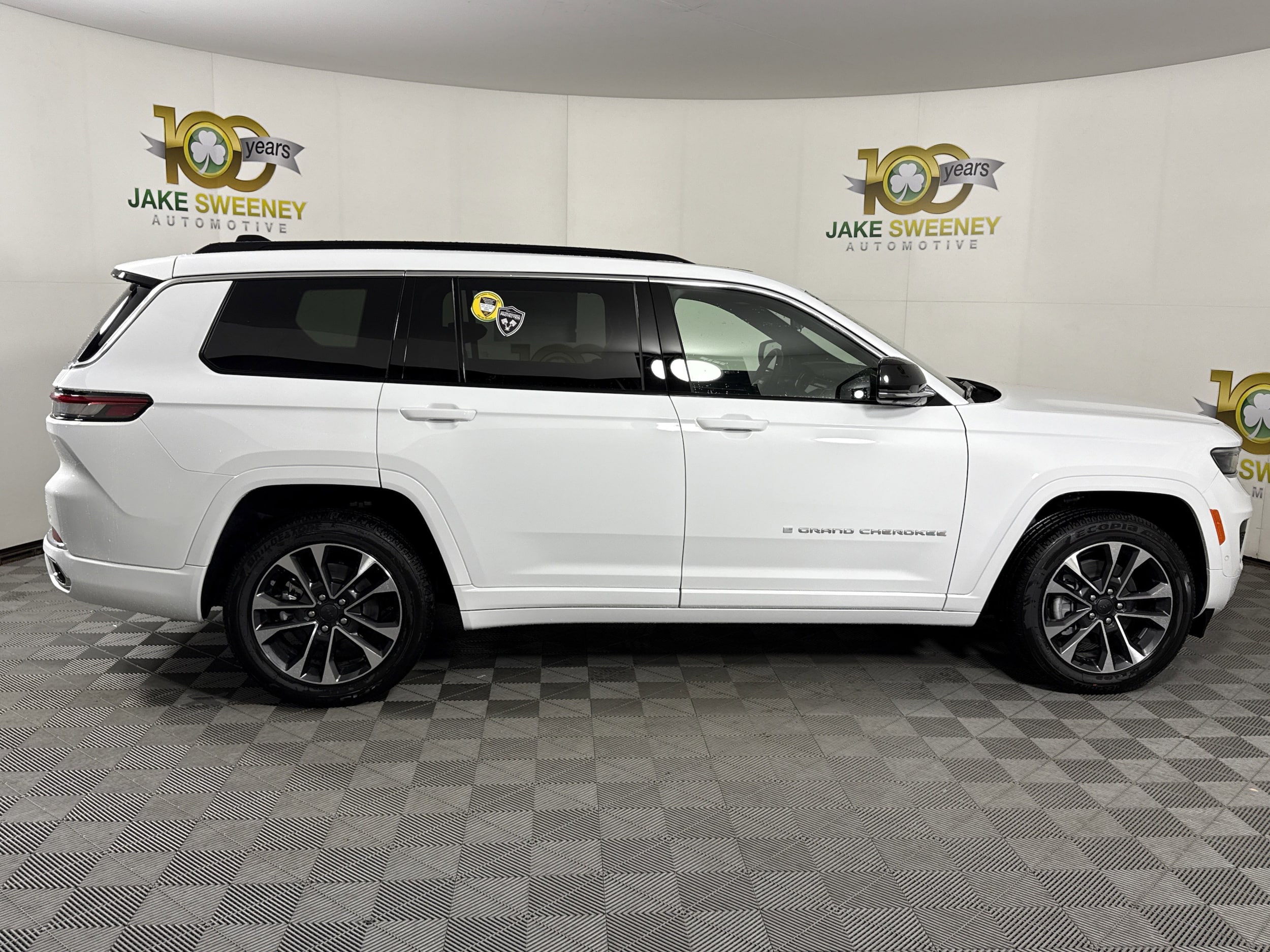 2025 Jeep Grand Cherokee L Overland - Photo 11