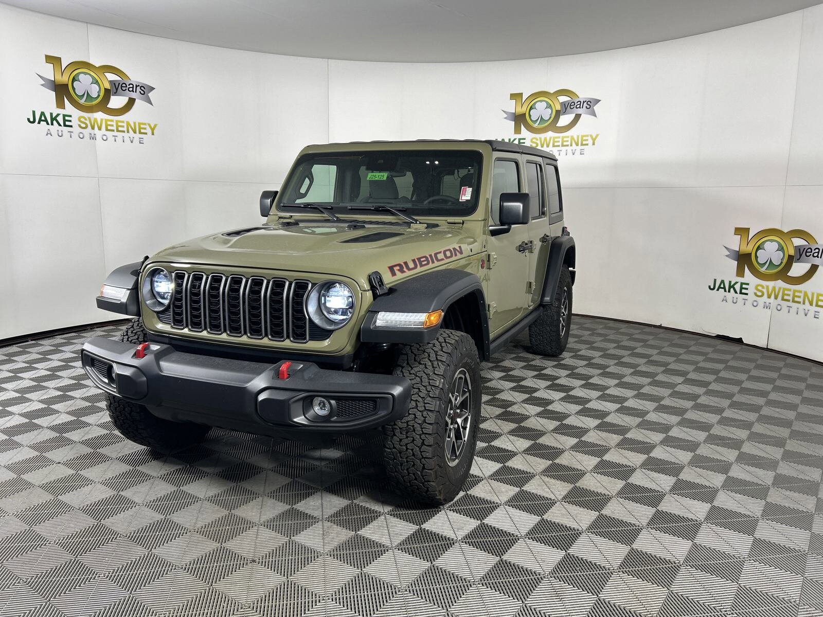 2025 Jeep Wrangler Rubicon photo 3
