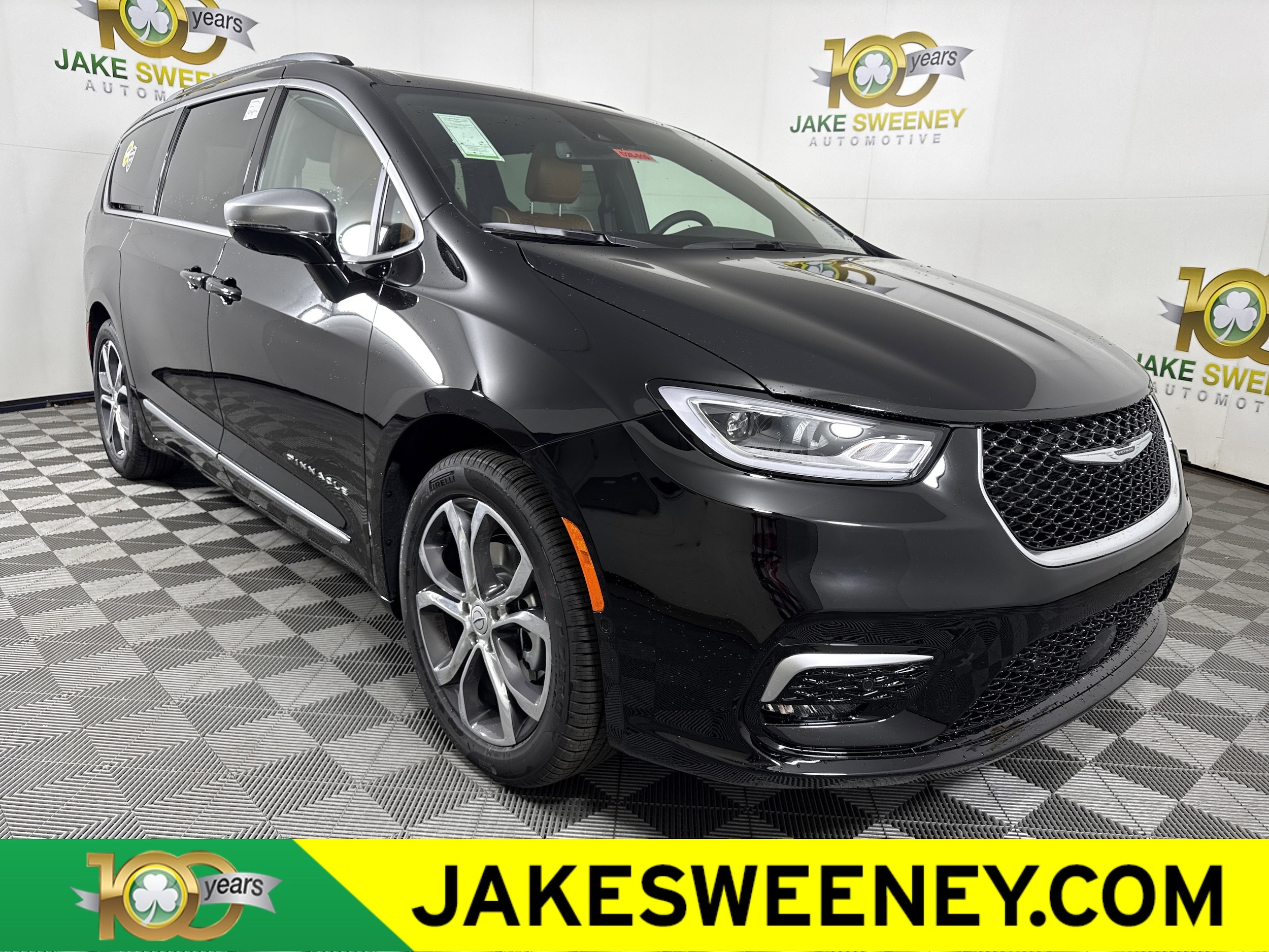 2026 Chrysler Pacifica Pinnacle's photo