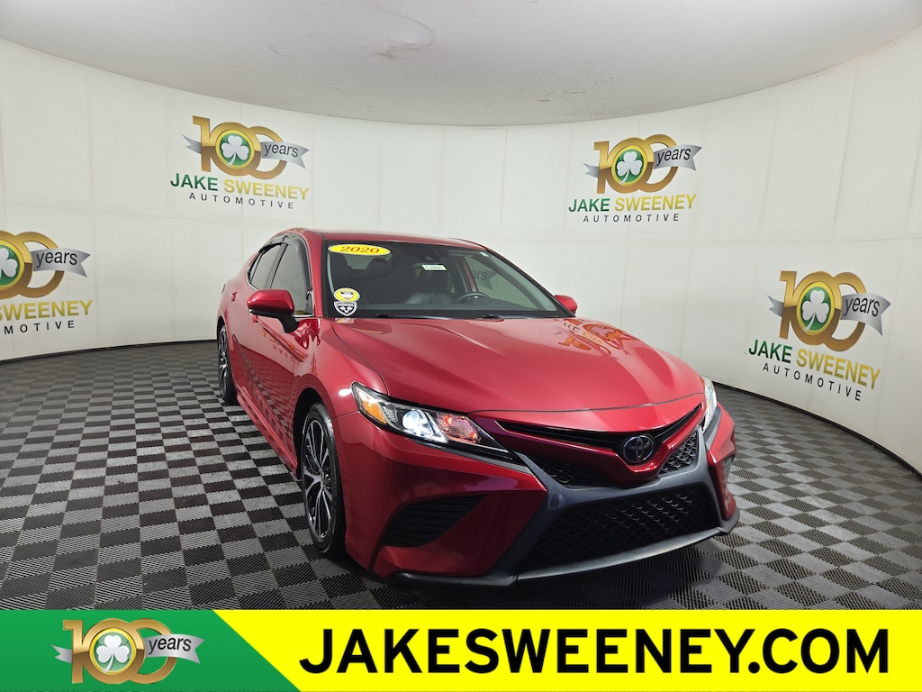 Used 2020 Toyota Camry SE Sedan