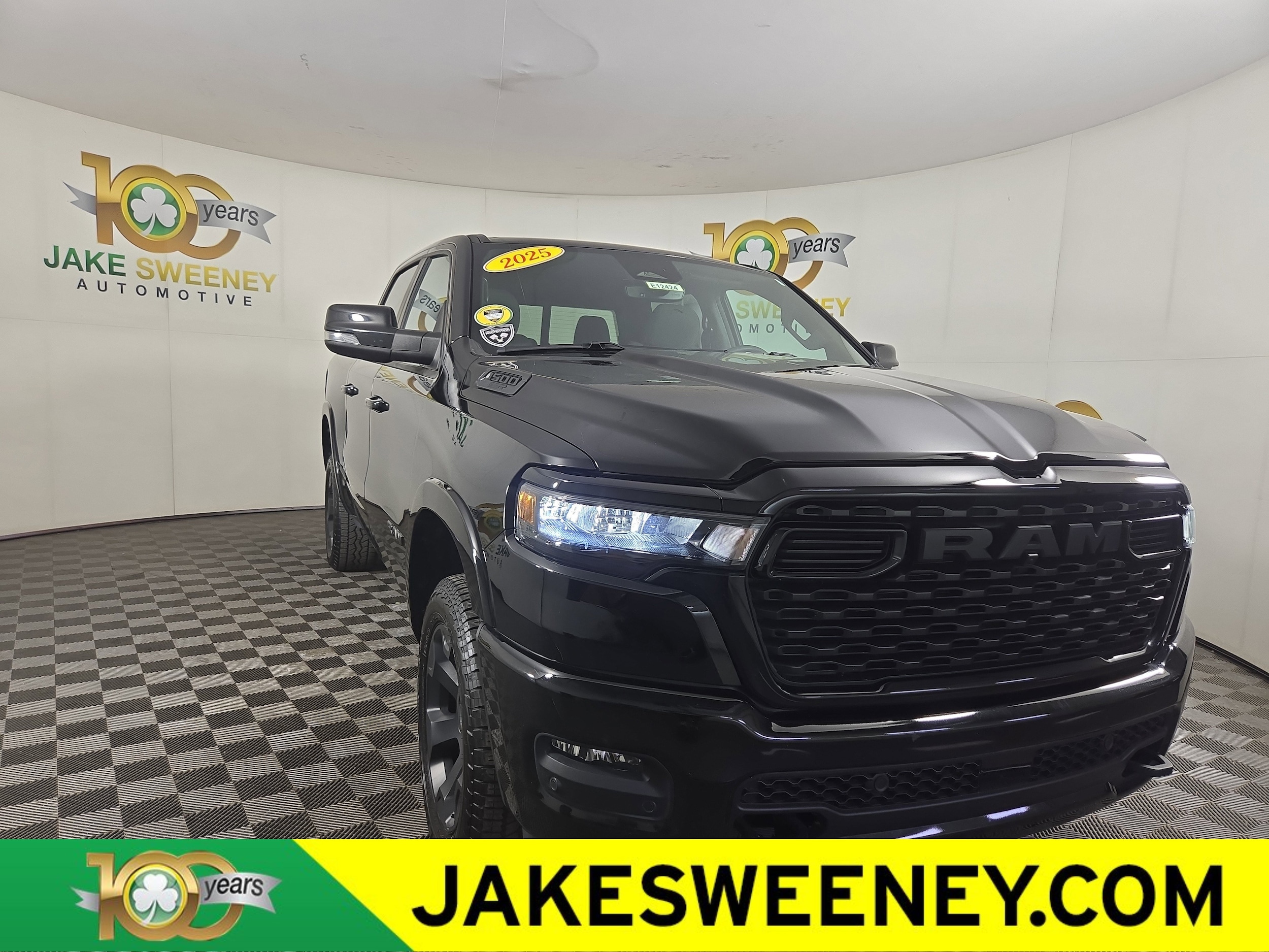 2025 RAM 1500 Big Horn/Lone Star 4x4 Crew Cab 5'7's photo