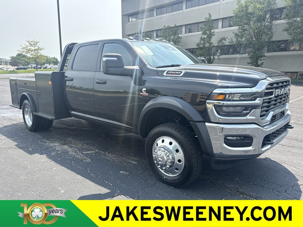 New 2026 Ram 4500 TRADESMAN CHASSIS CREW CAB 4X4 60' CA Pickup