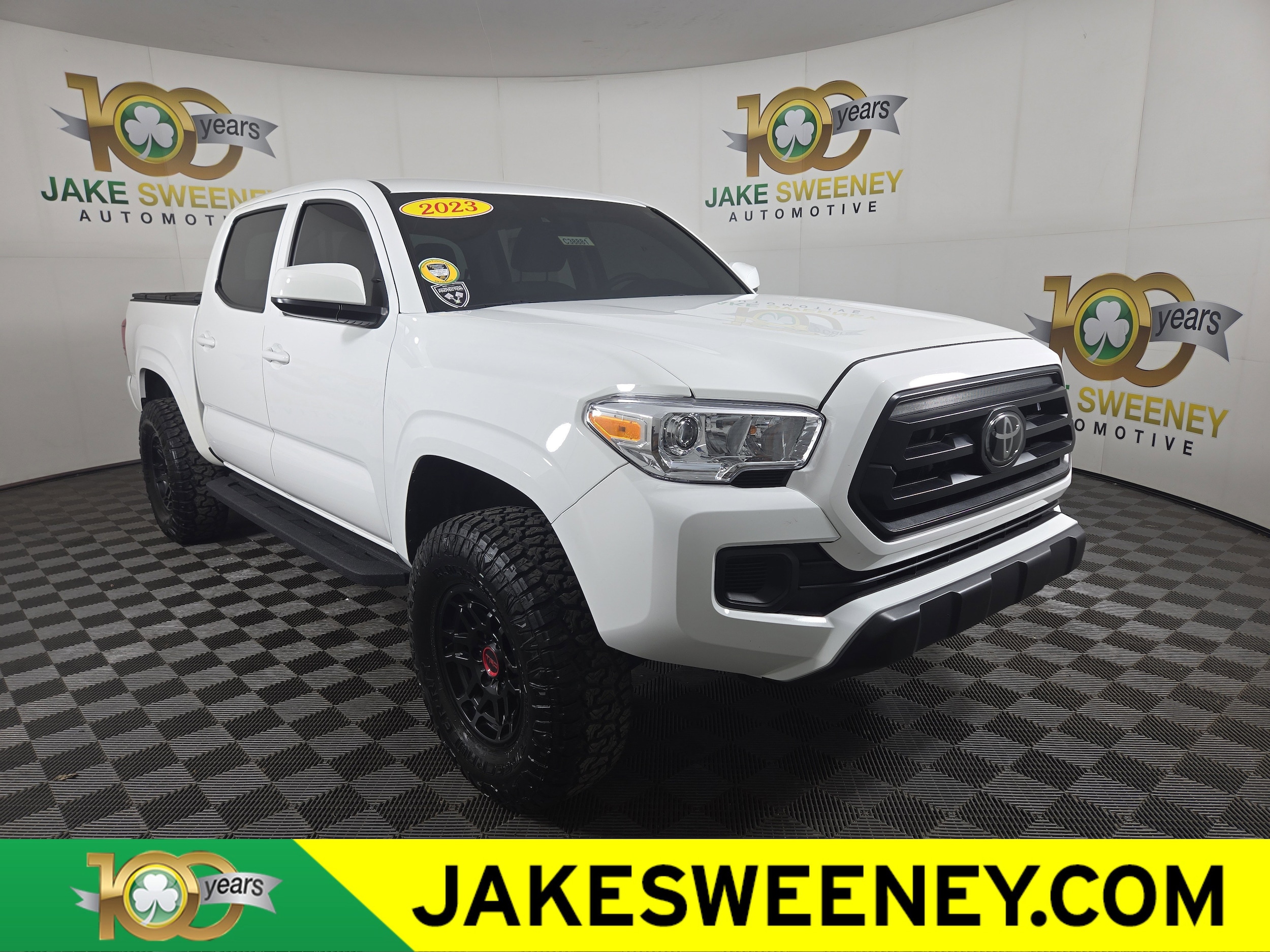 2023 Toyota Tacoma SR's photo