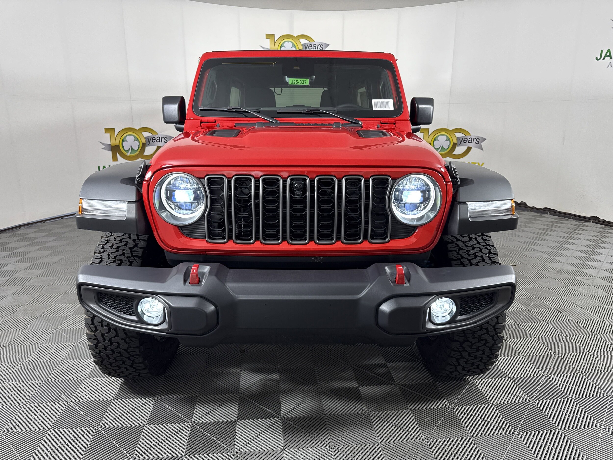 2025 Jeep Wrangler Rubicon photo 2