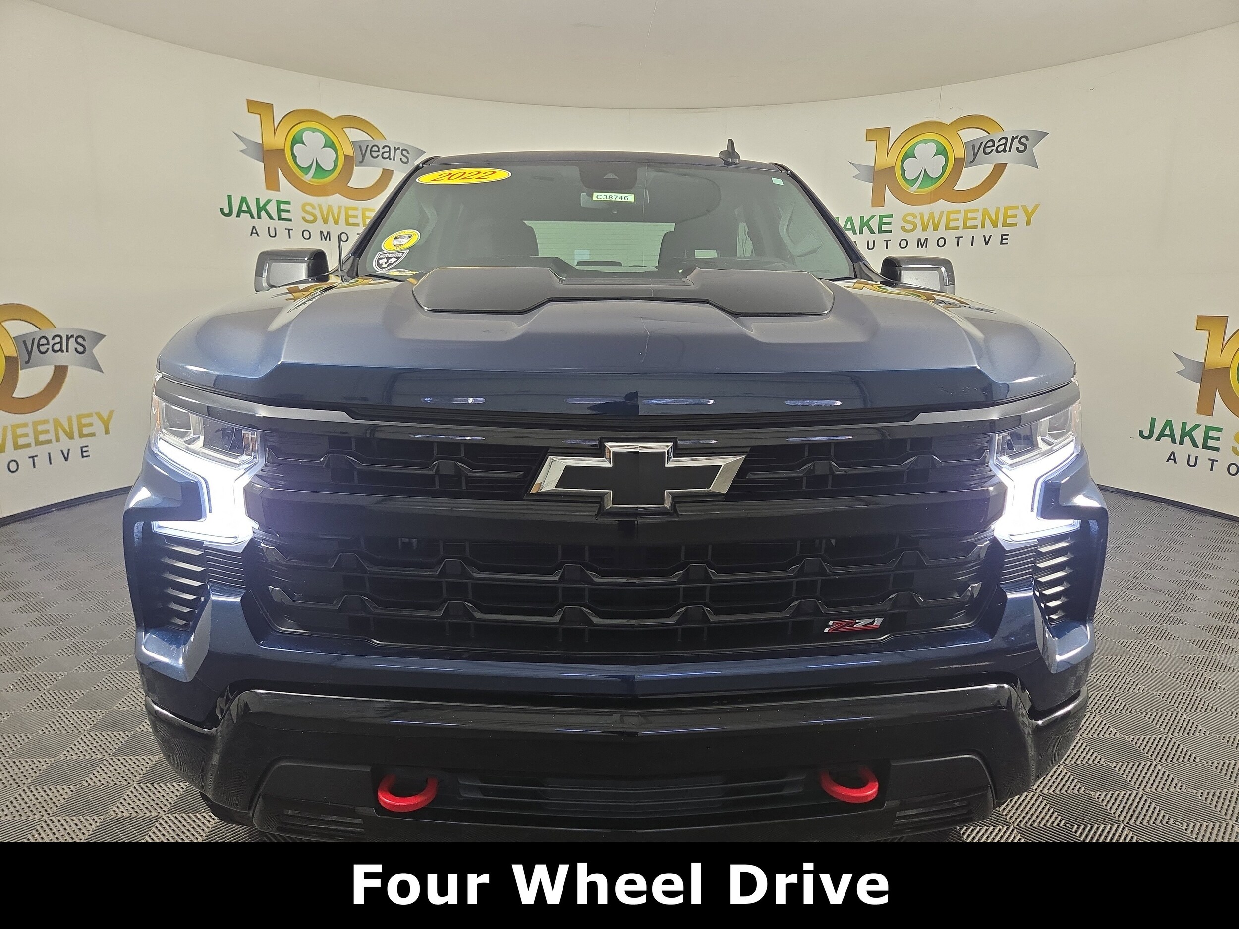 2022 Chevrolet Silverado 1500 LT Trail Boss photo 2