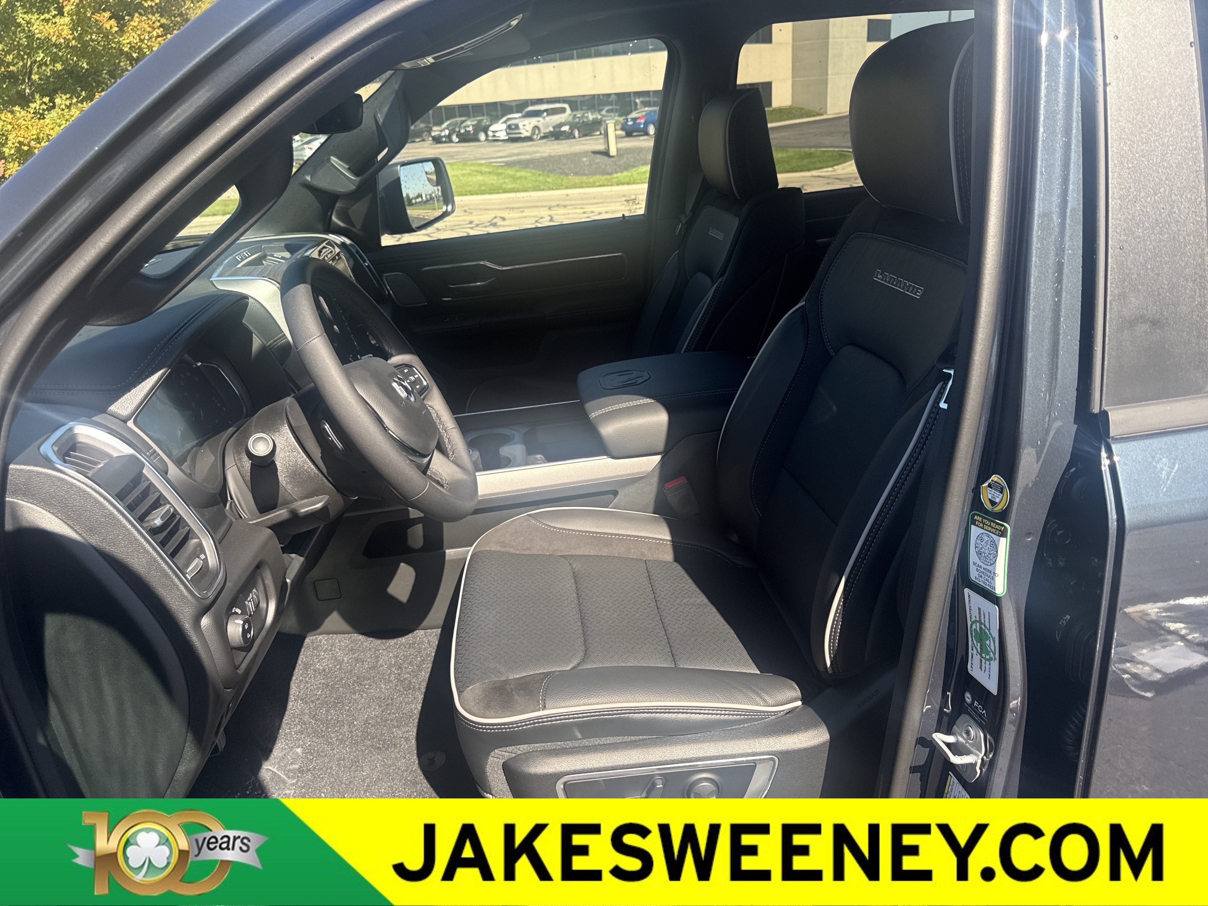 New 2027 Ram 1500 LARAMIE CREW CAB 4X4 Pickup