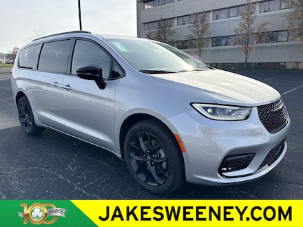 2026 Chrysler Pacifica LIMITED AWD Passenger Van