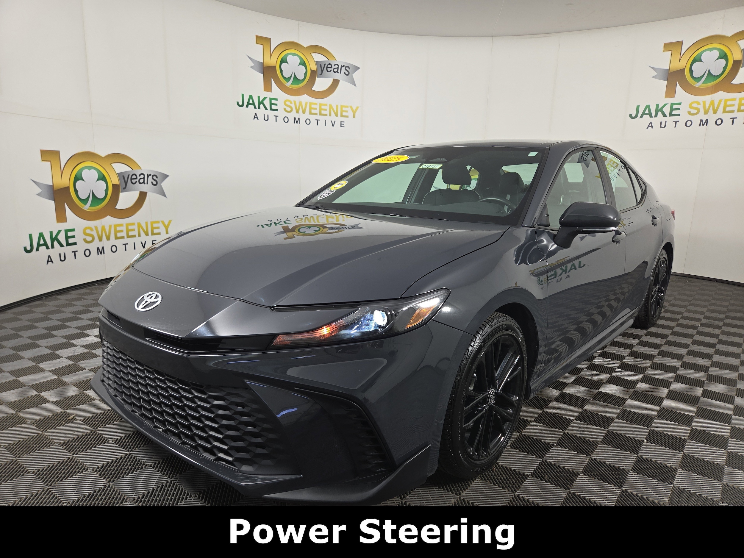 2025 Toyota Camry SE photo 3