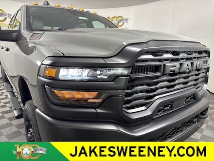 2026 Ram 2500 TRADESMAN CREW CAB 4X4 8' BOX Pickup