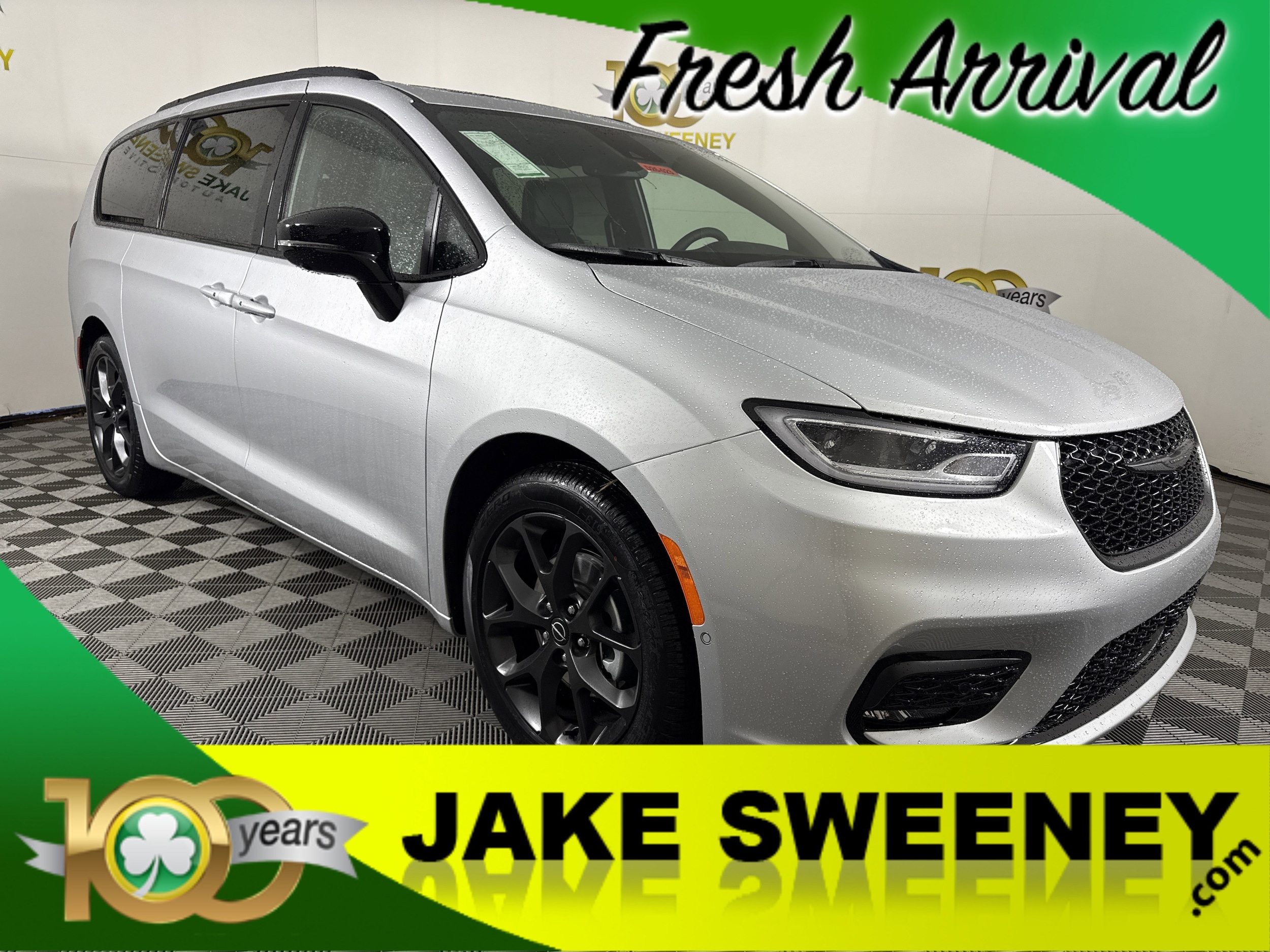 2026 Chrysler Pacifica Limited's photo