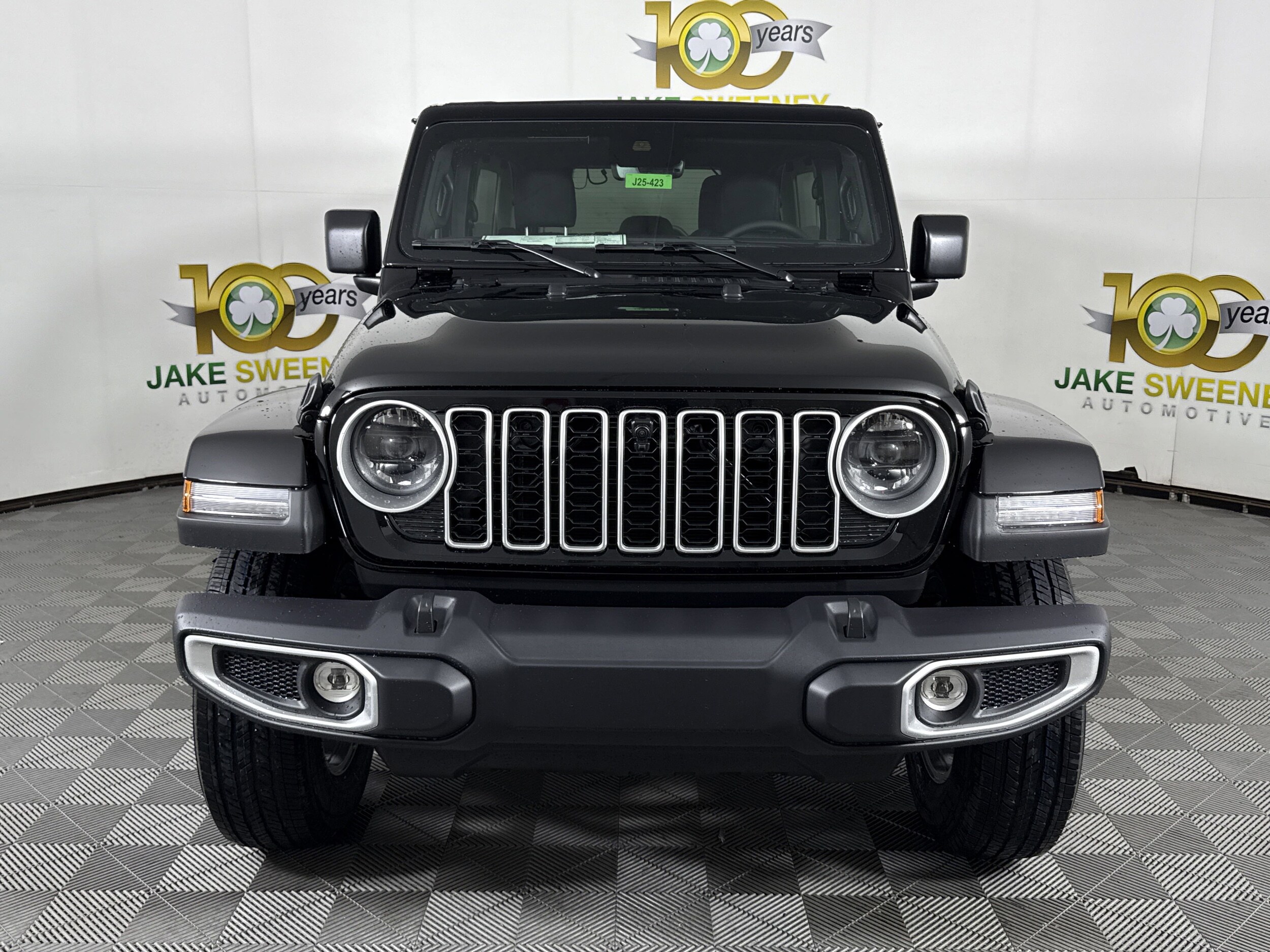 2025 Jeep Wrangler Sahara photo 2