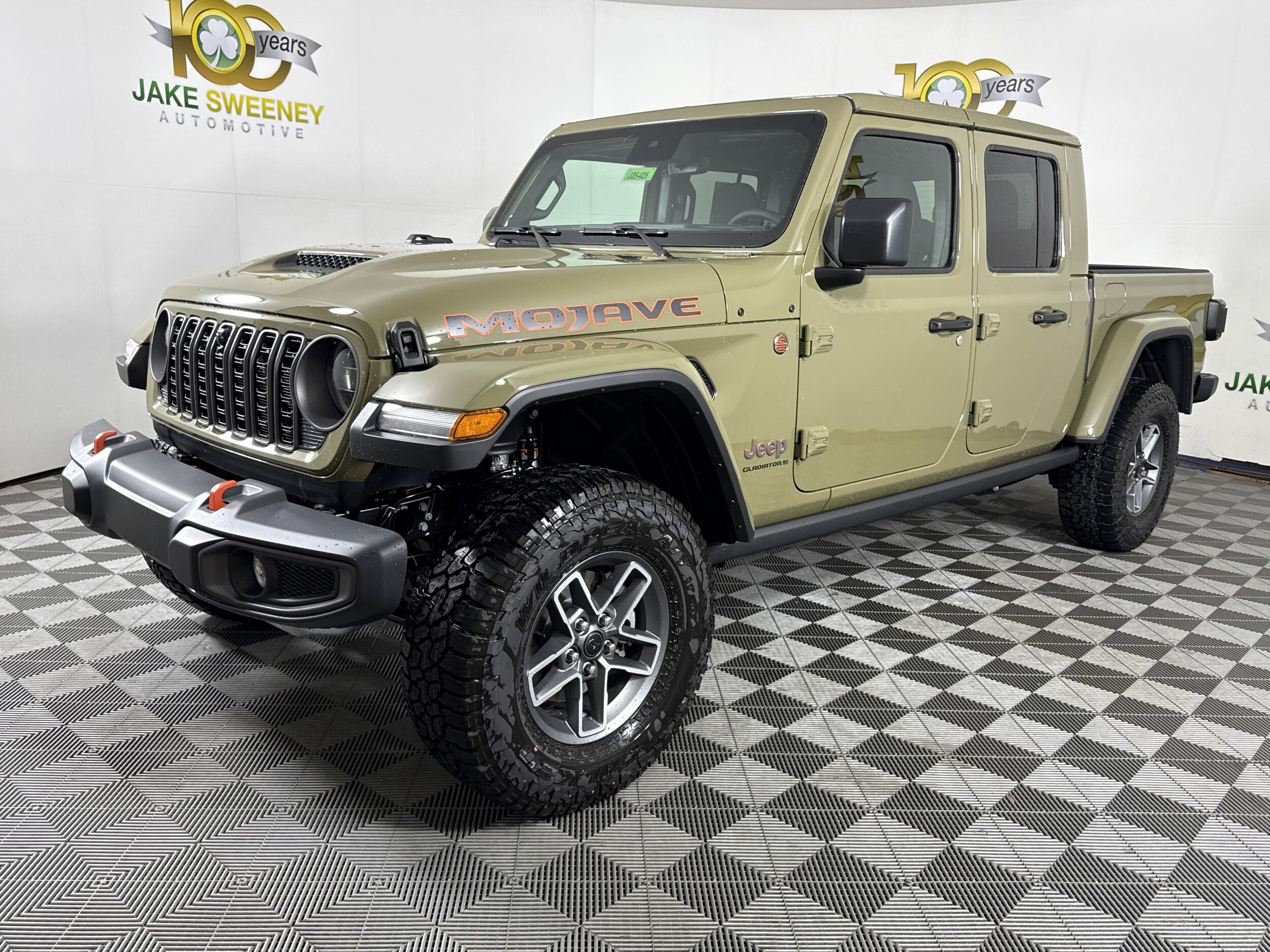 2025 Jeep Gladiator Mojave photo 3