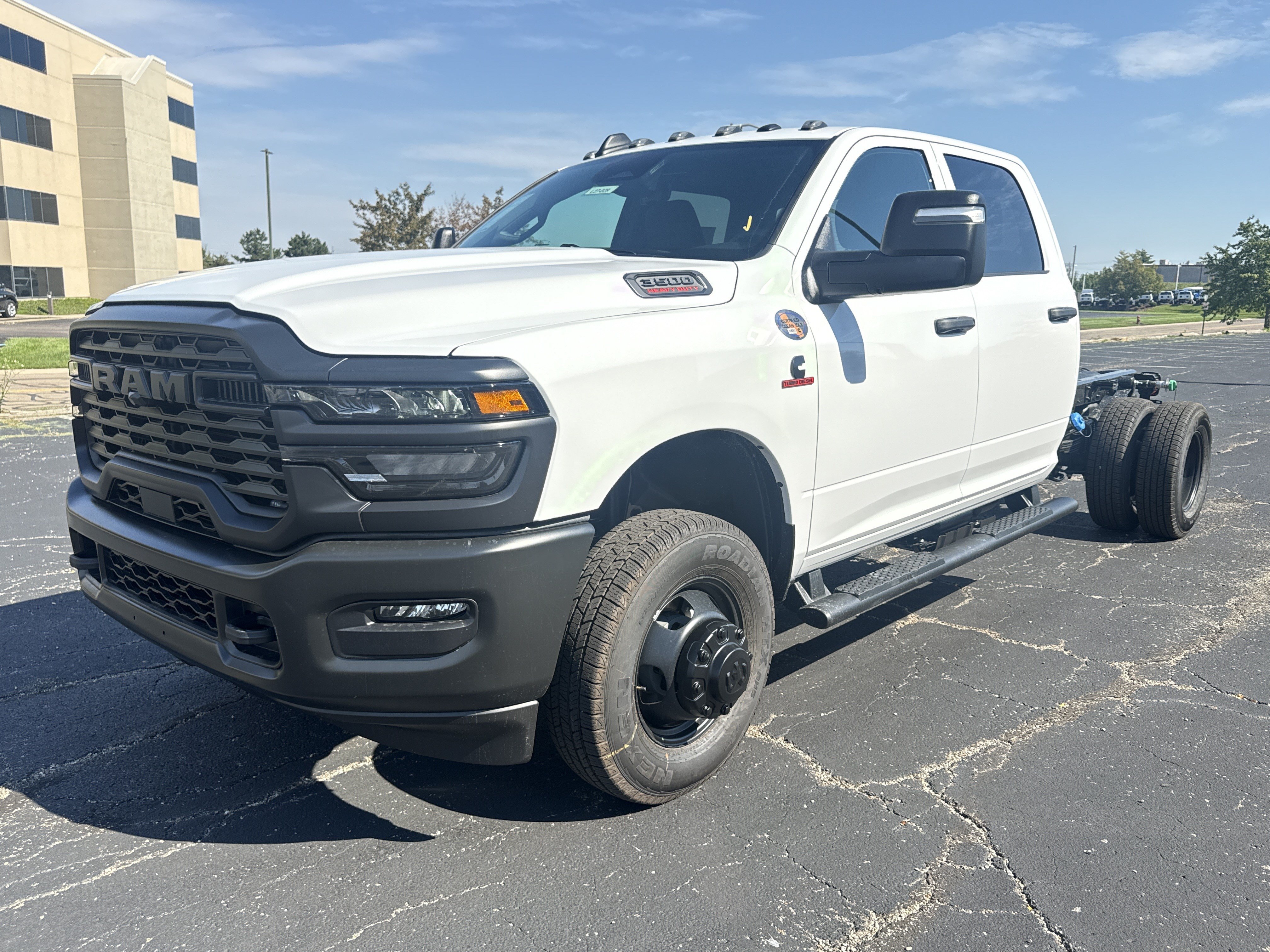 New 2027 Ram 3500 Chassis Cab TRADESMAN CREW 4X4 60' CA Pickup