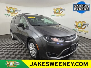 2017 Chrysler Pacifica Touring-L Van