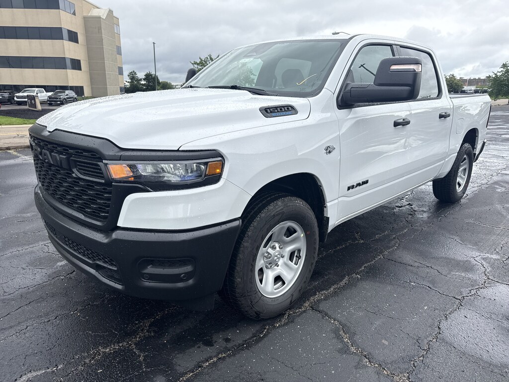 New 2026 Ram 1500 TRADESMAN CREW CAB 4X4 5'7 BOX Pickup