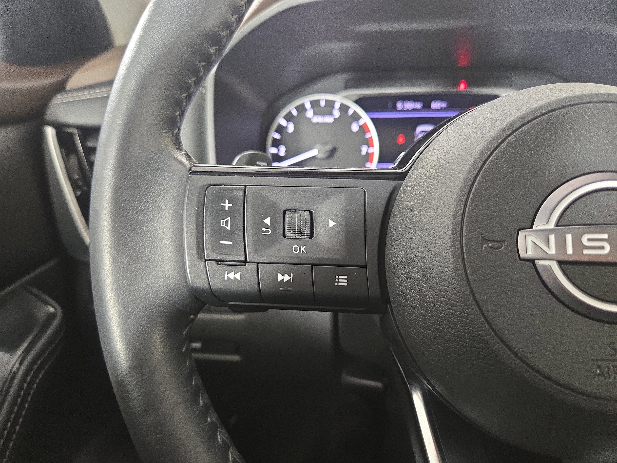 2023 Nissan Rogue SL - Photo 16