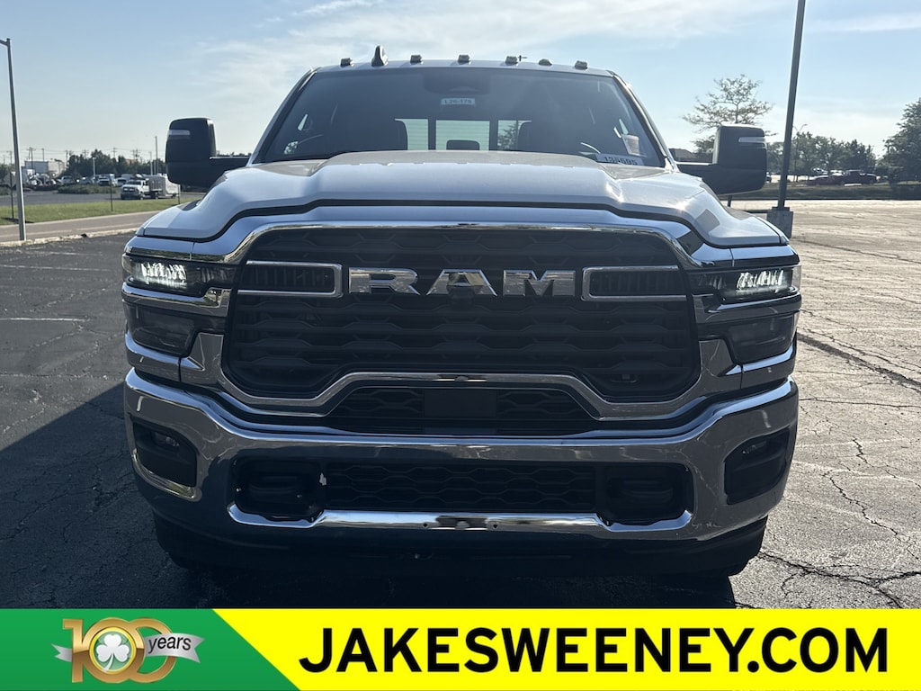 New 2026 Ram 3500 TRADESMAN CREW CAB CHASSIS 4X4 60' CA Pickup