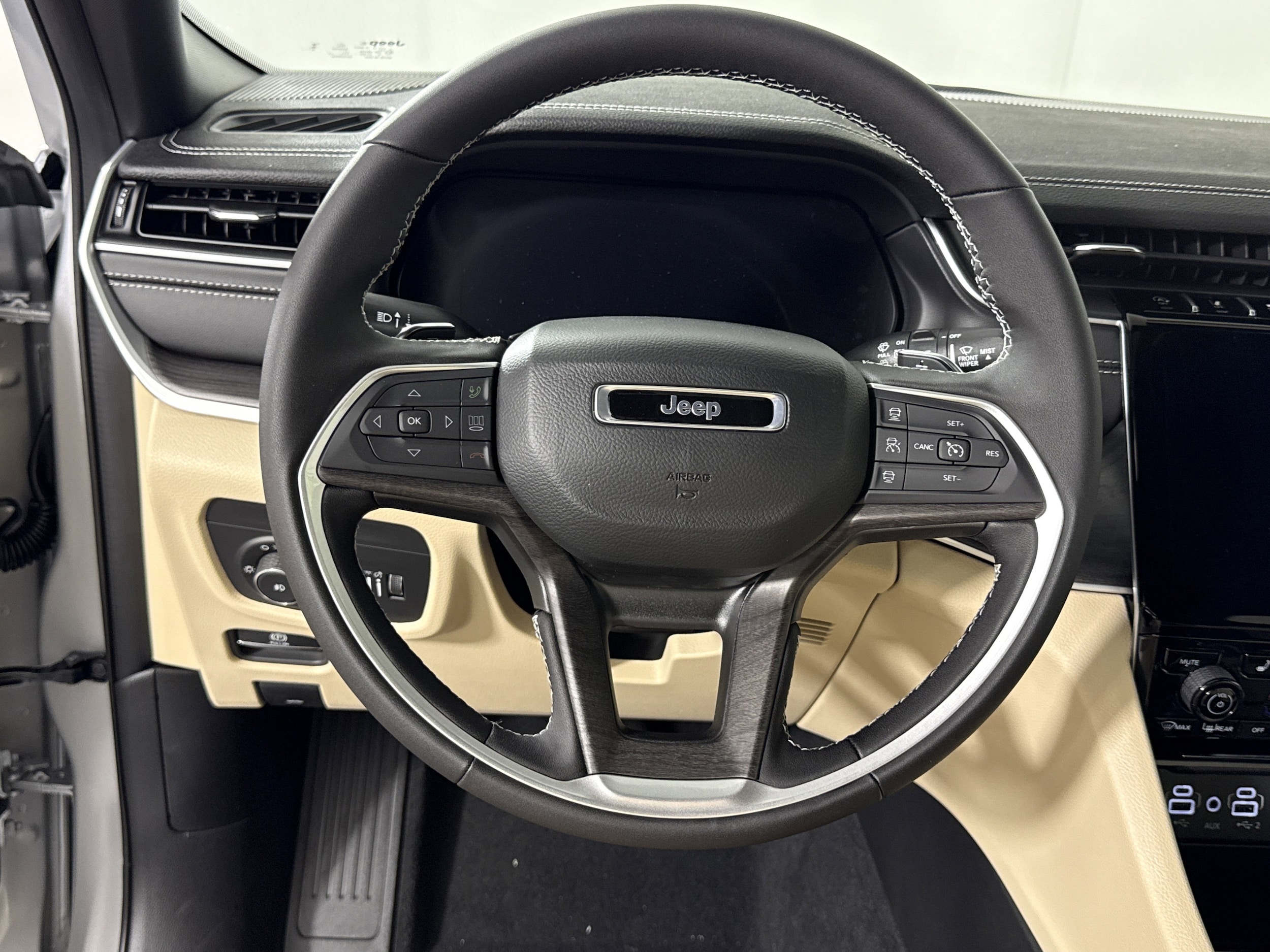 2025 Jeep Grand Cherokee Limited - Photo 16