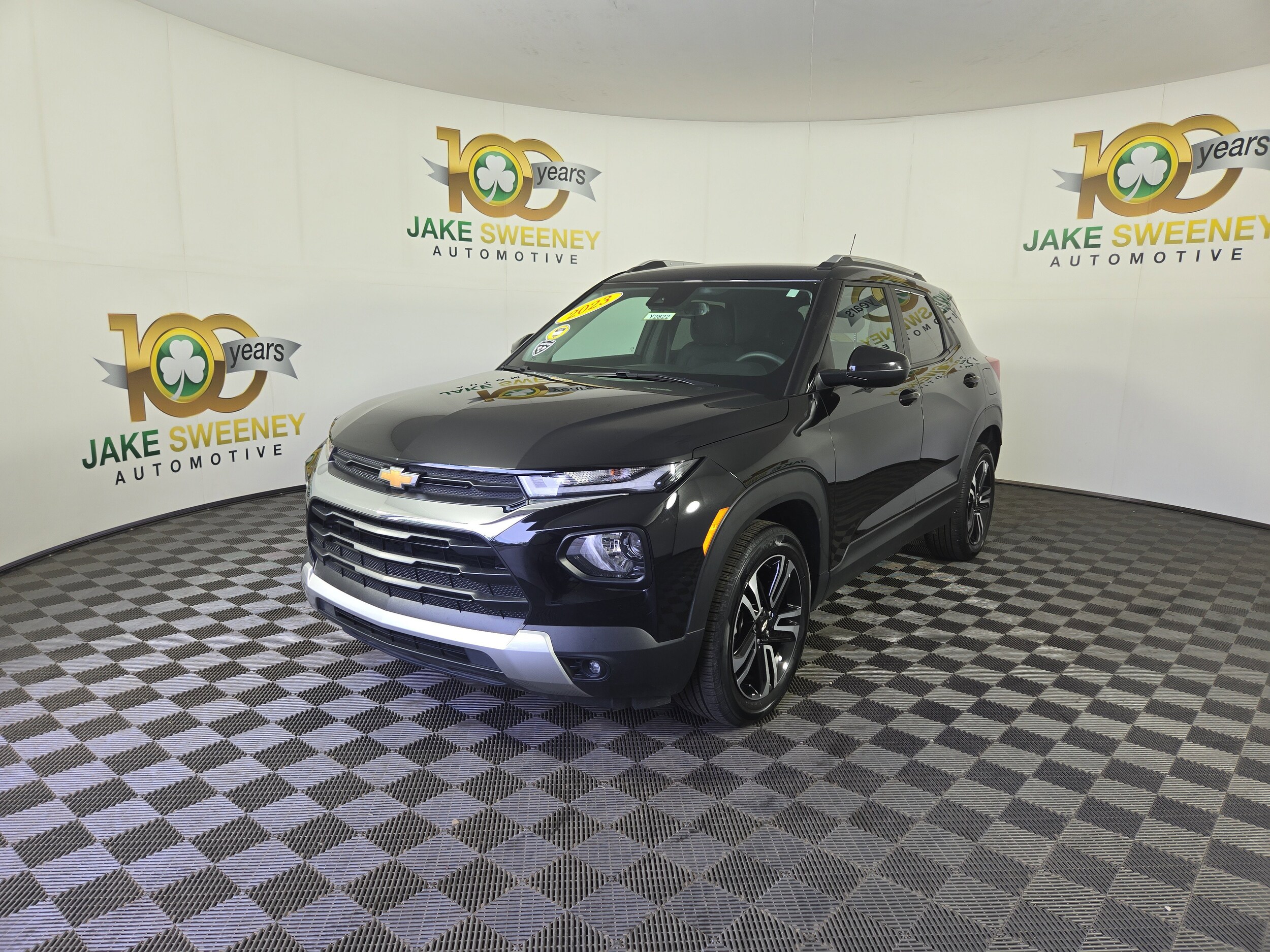 2023 Chevrolet Trailblazer LT photo 2