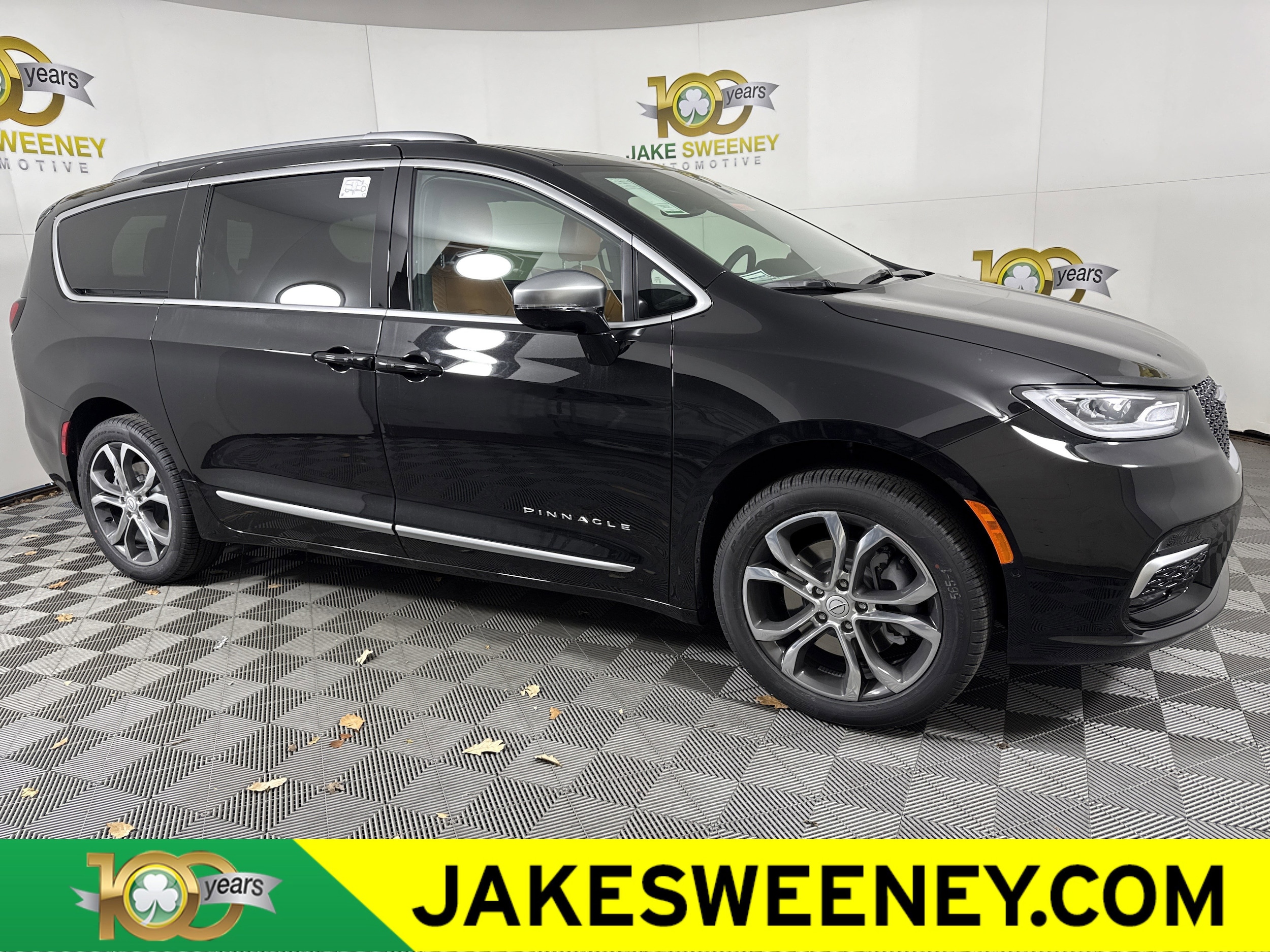 2026 Chrysler Pacifica Pinnacle's photo