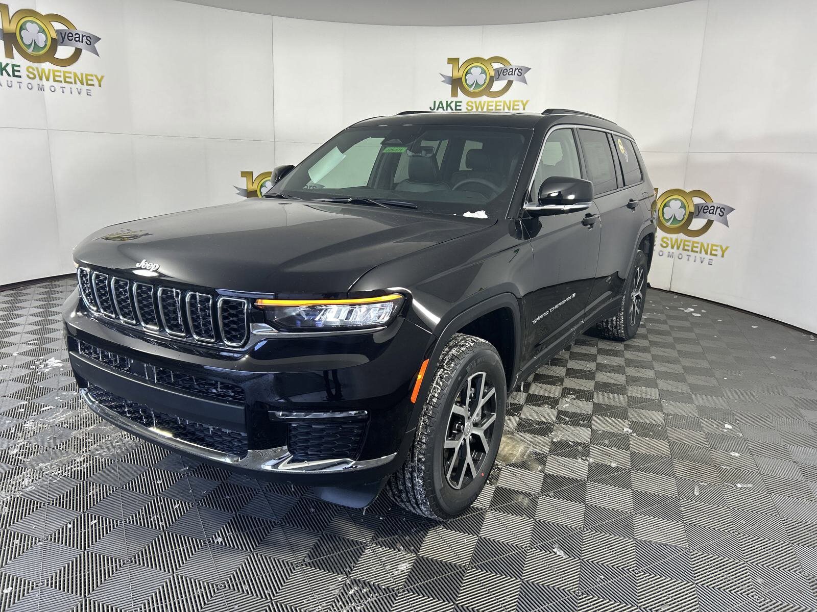 2025 Jeep Grand Cherokee L photo 3