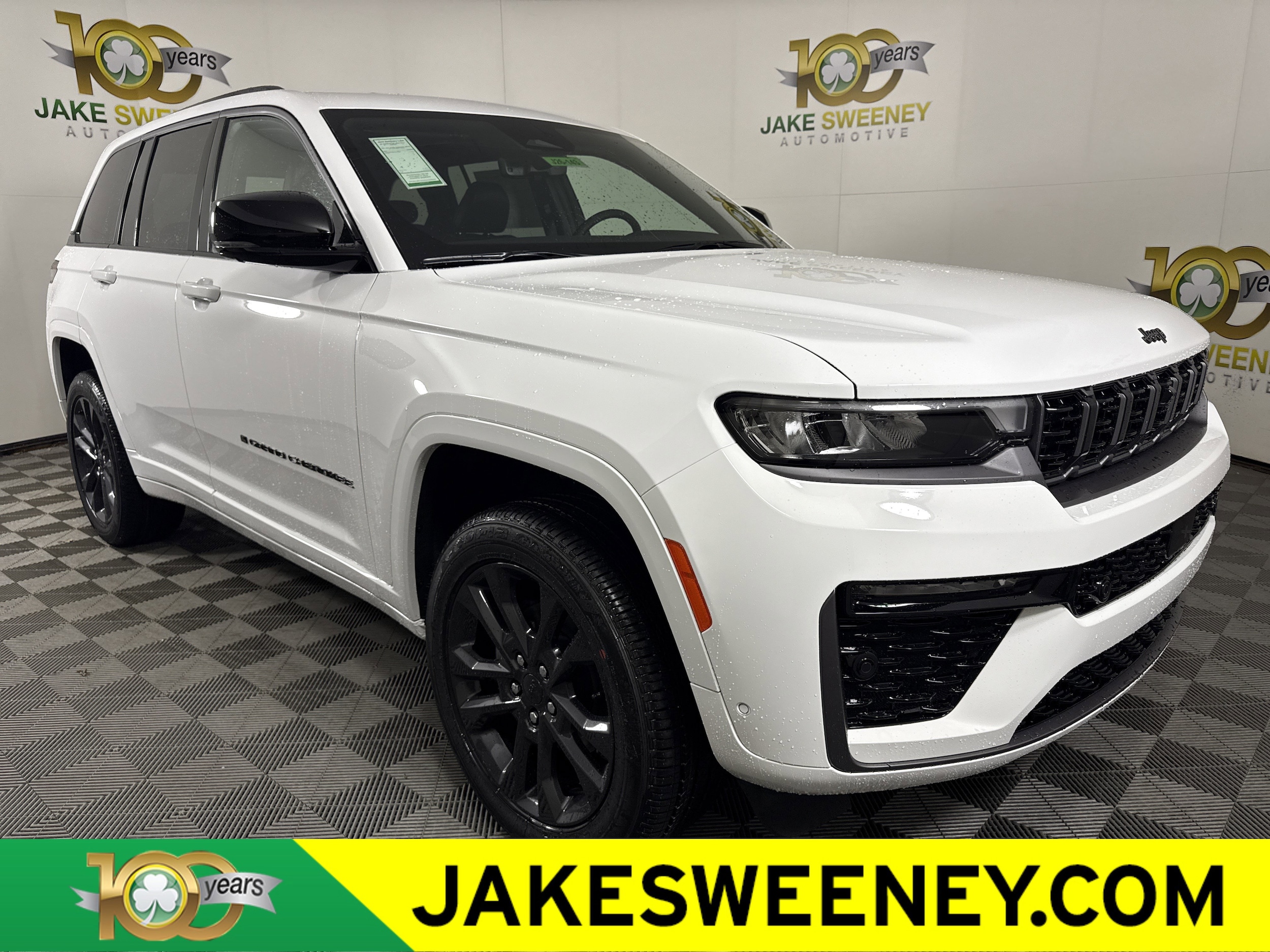 2026 Jeep Grand Cherokee Limited Reserve 4x4's photo