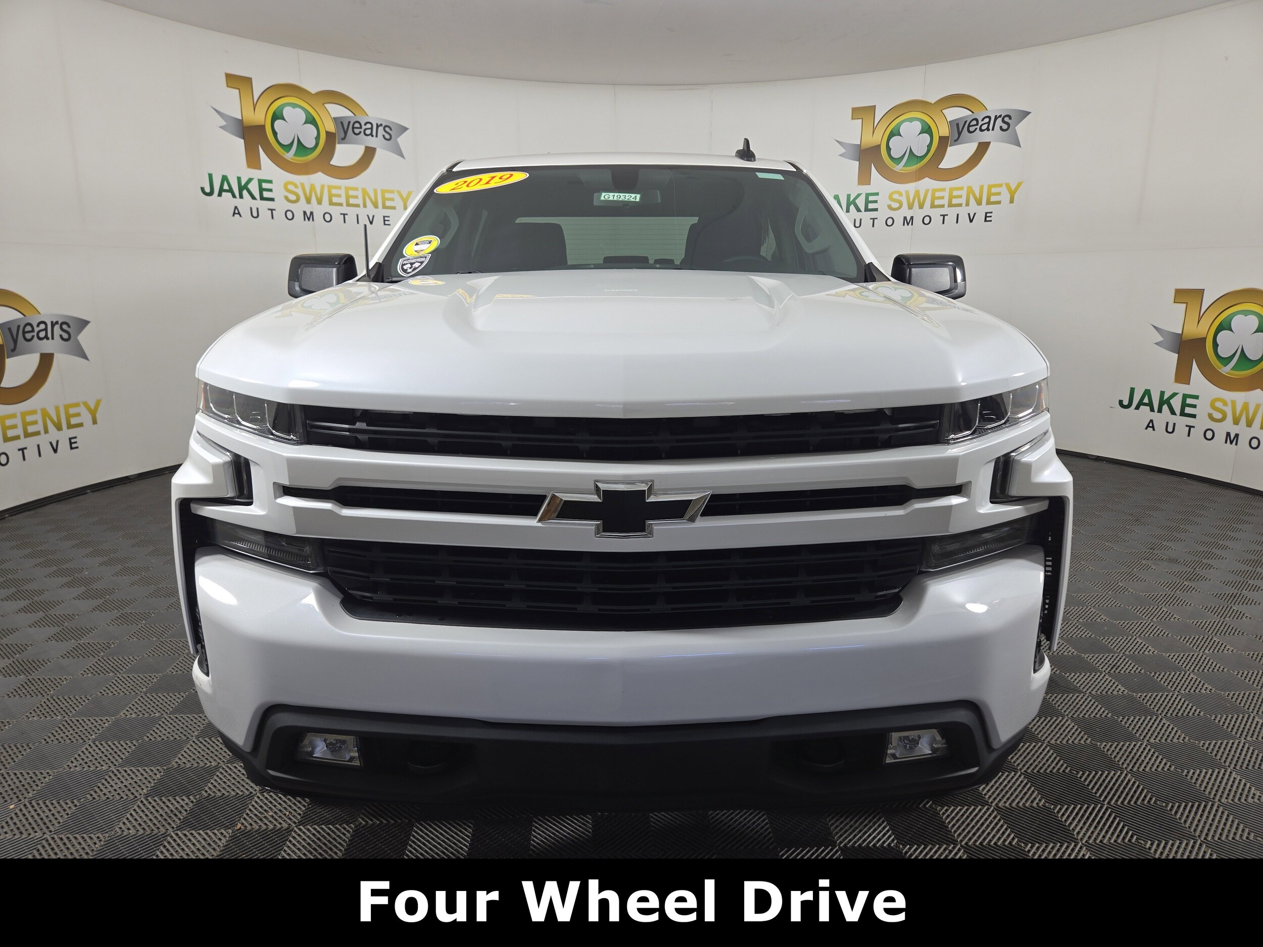 2019 Chevrolet Silverado 1500 RST photo 2