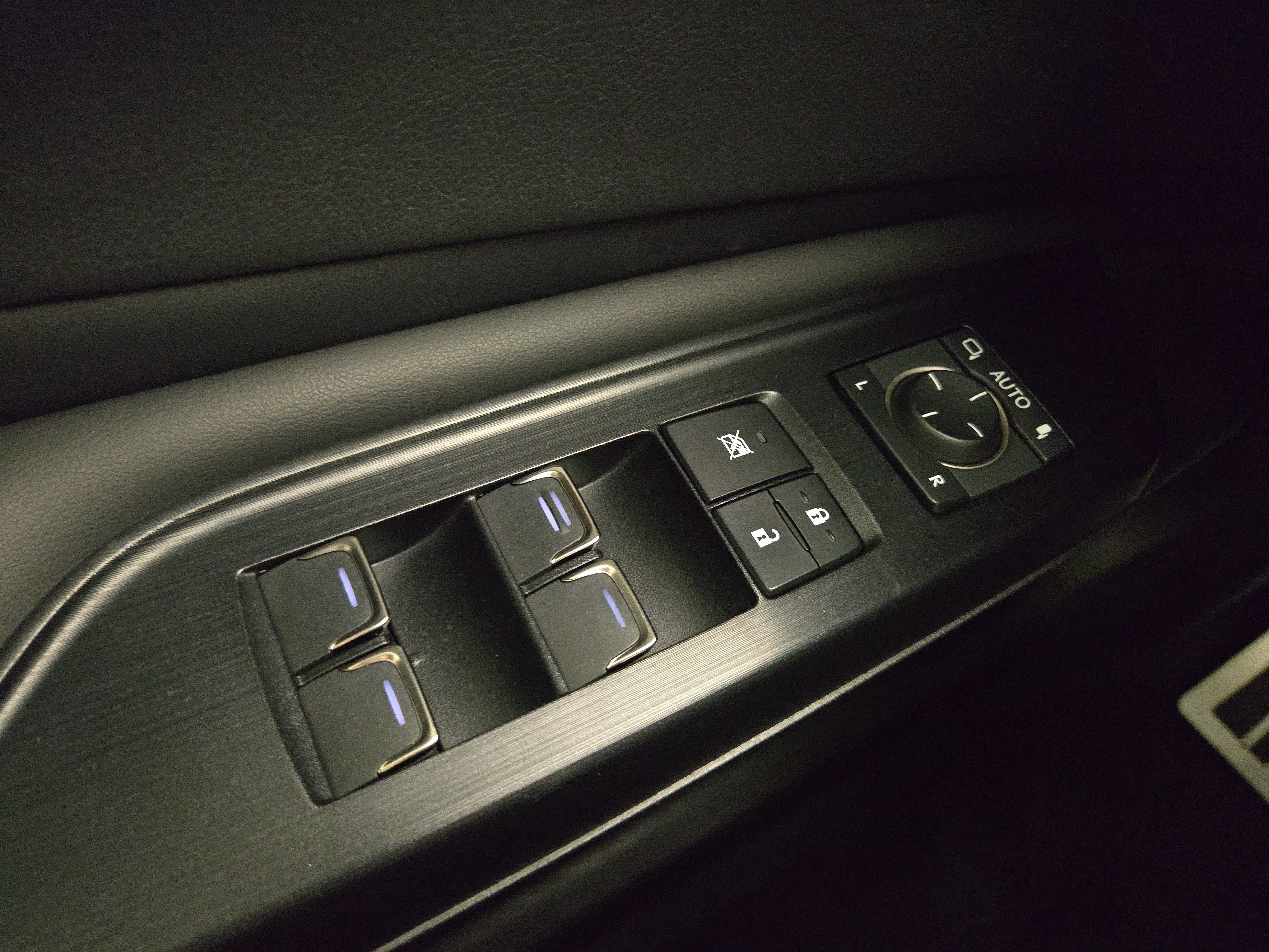 2021 Lexus ES F SPORT - Photo 25