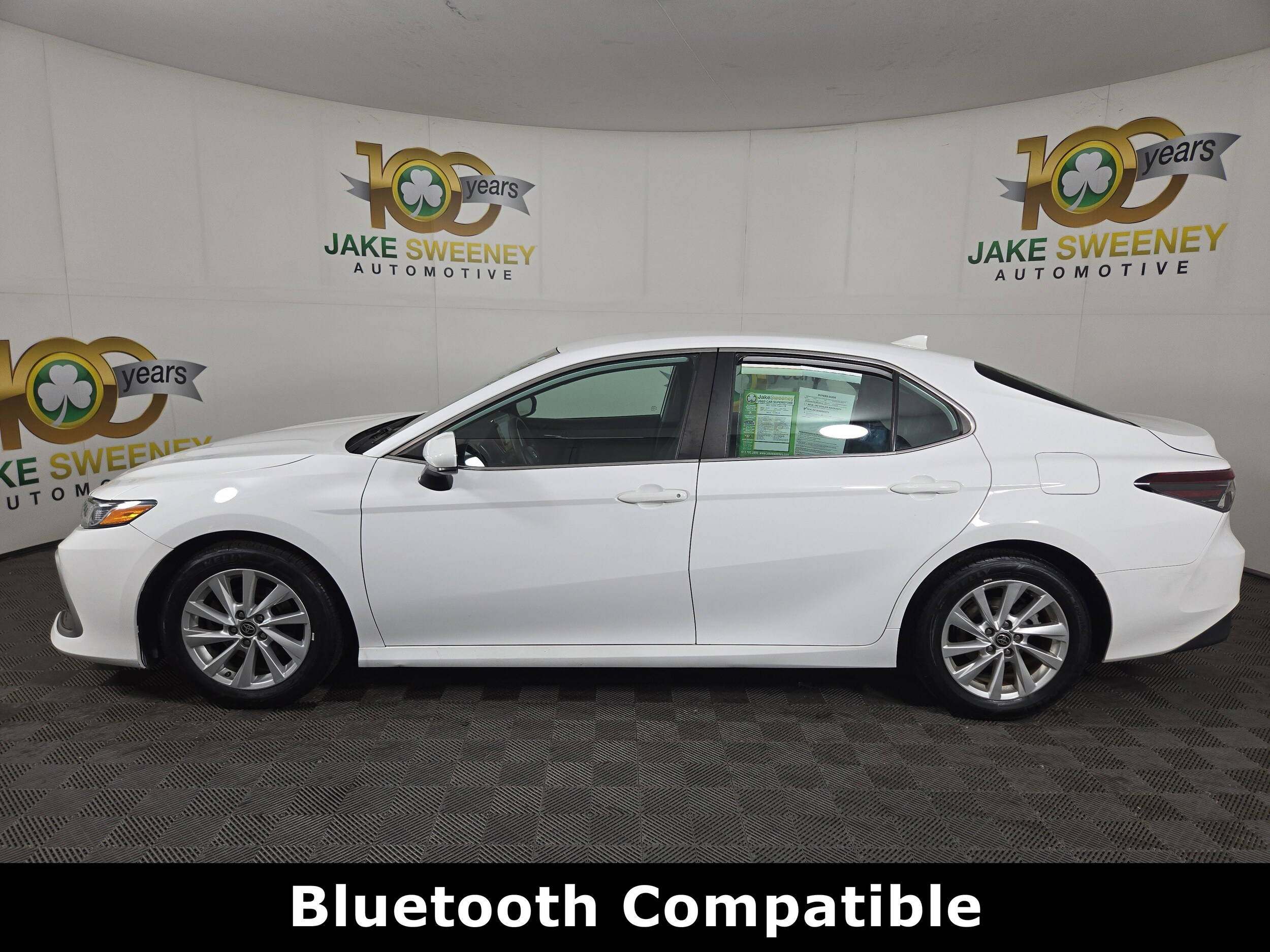 2021 Toyota Camry LE photo 4