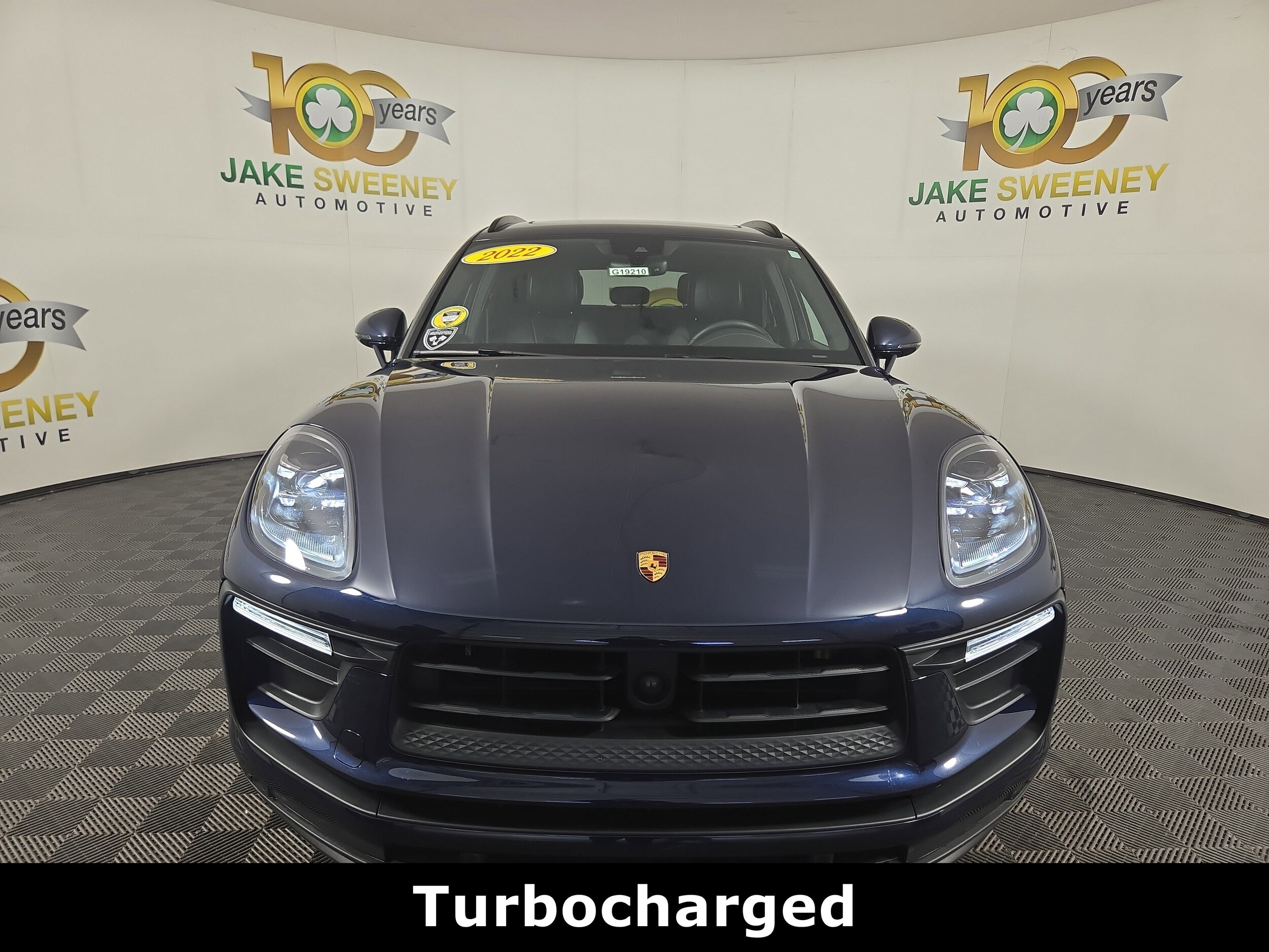 2022 Porsche Macan photo 2