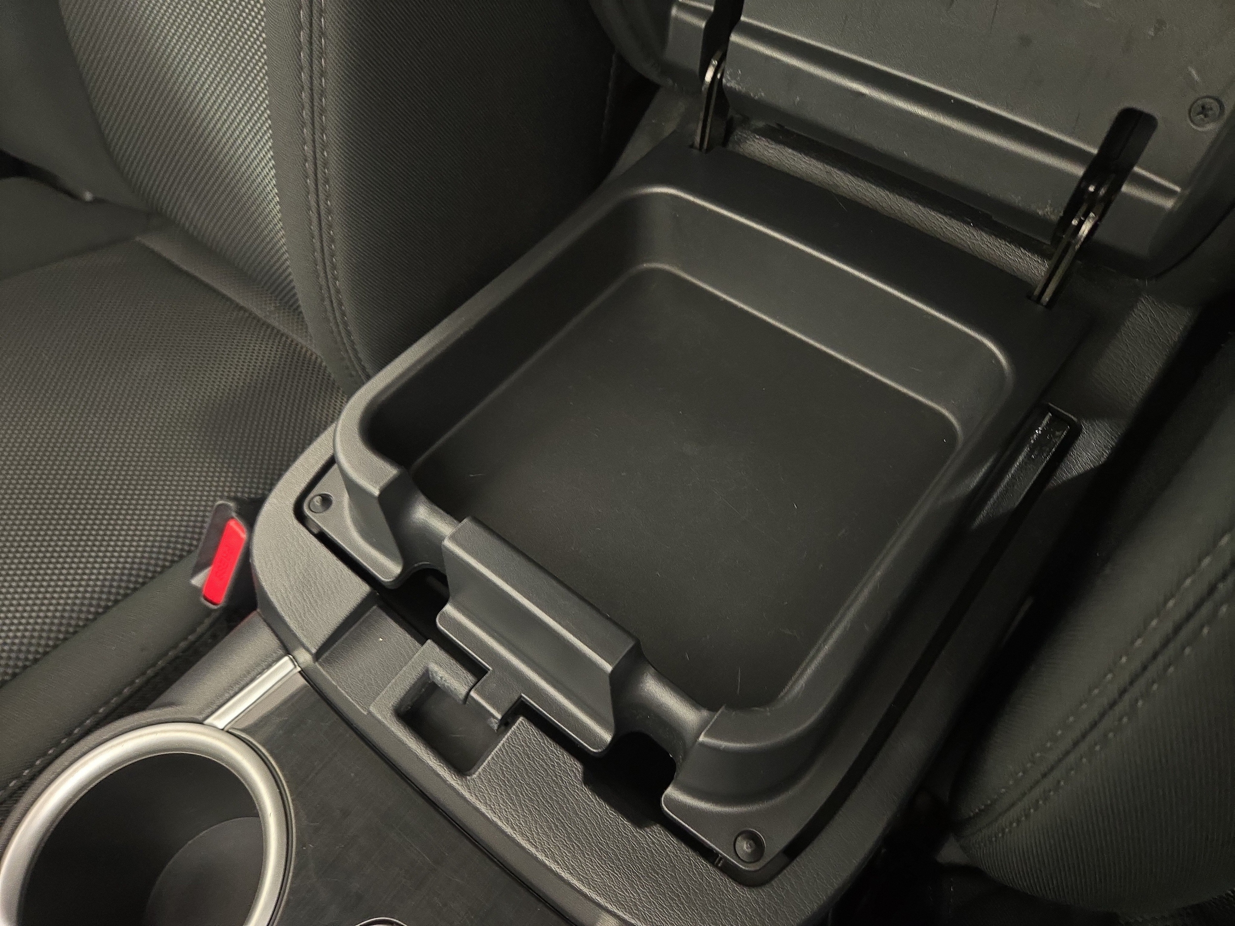 2020 Nissan Pathfinder S - Photo 28