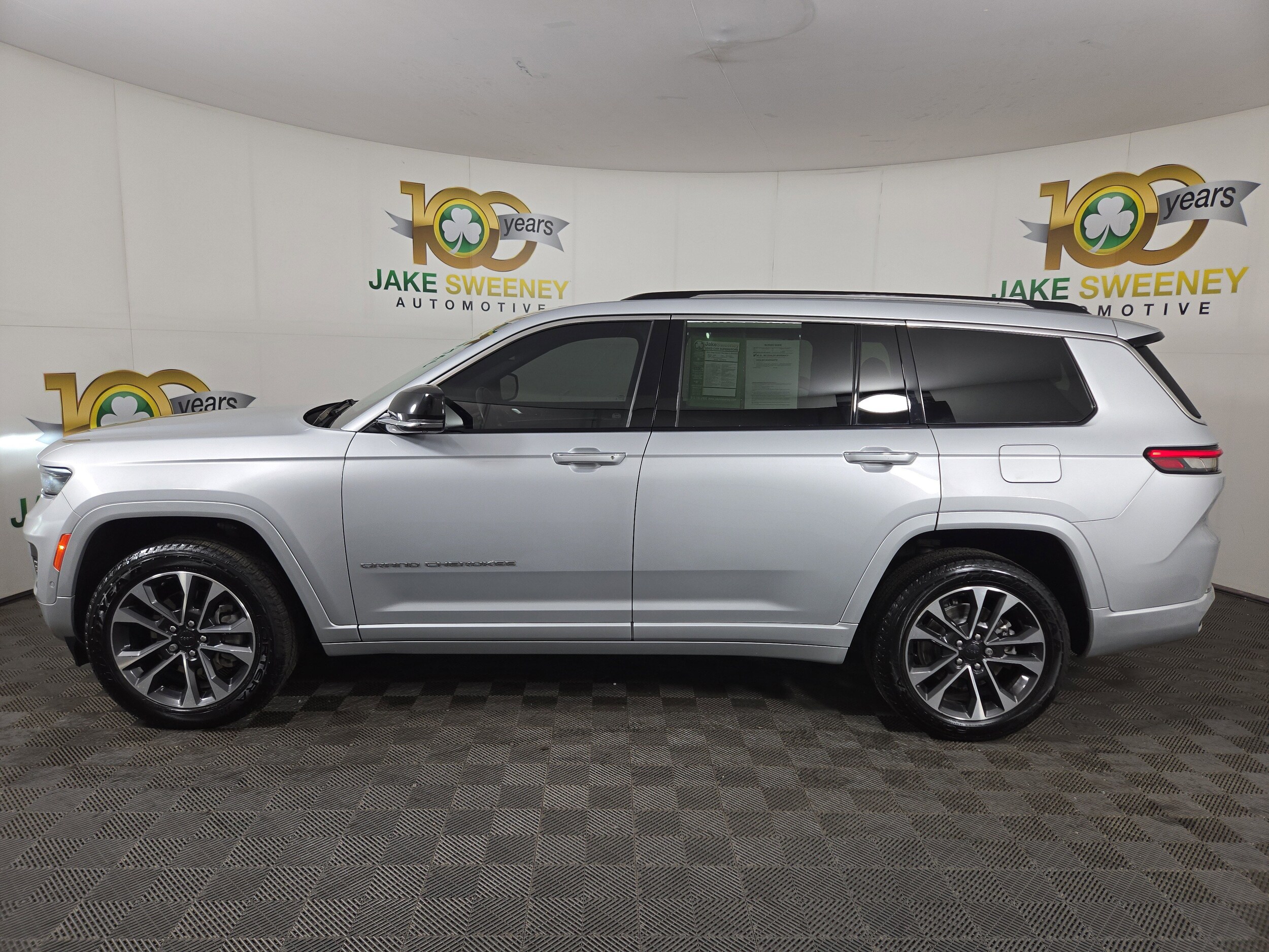 2022 Jeep Grand Cherokee Overland photo 4