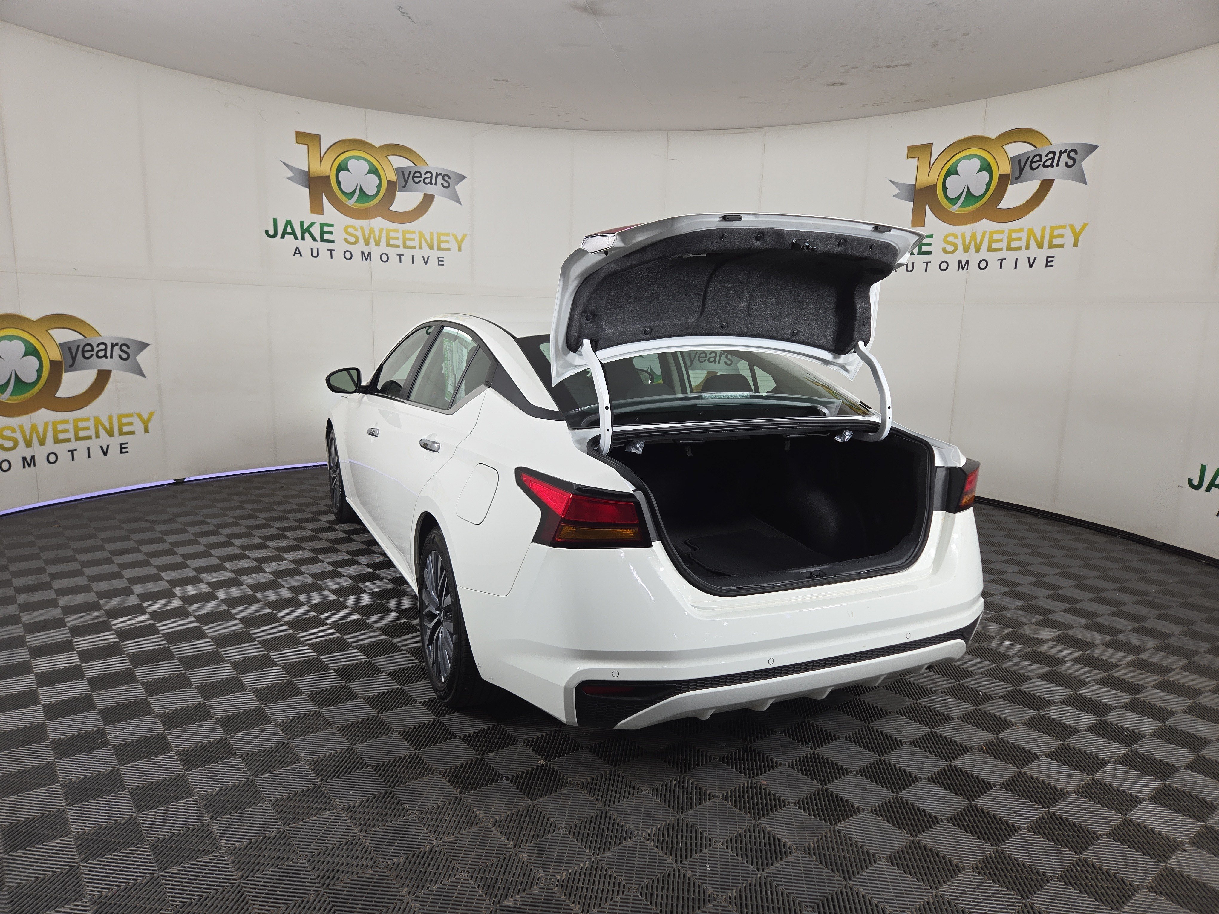 2025 Nissan Altima SV - Photo 30