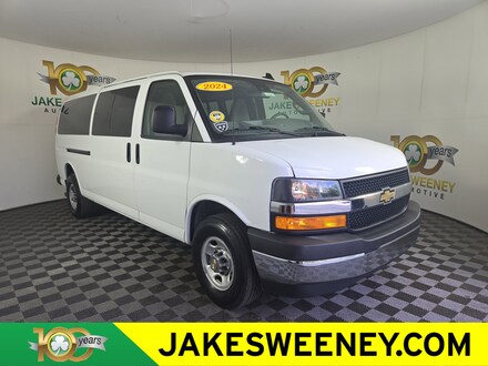 2024 Chevrolet Express Passenger 3500 1LT Van