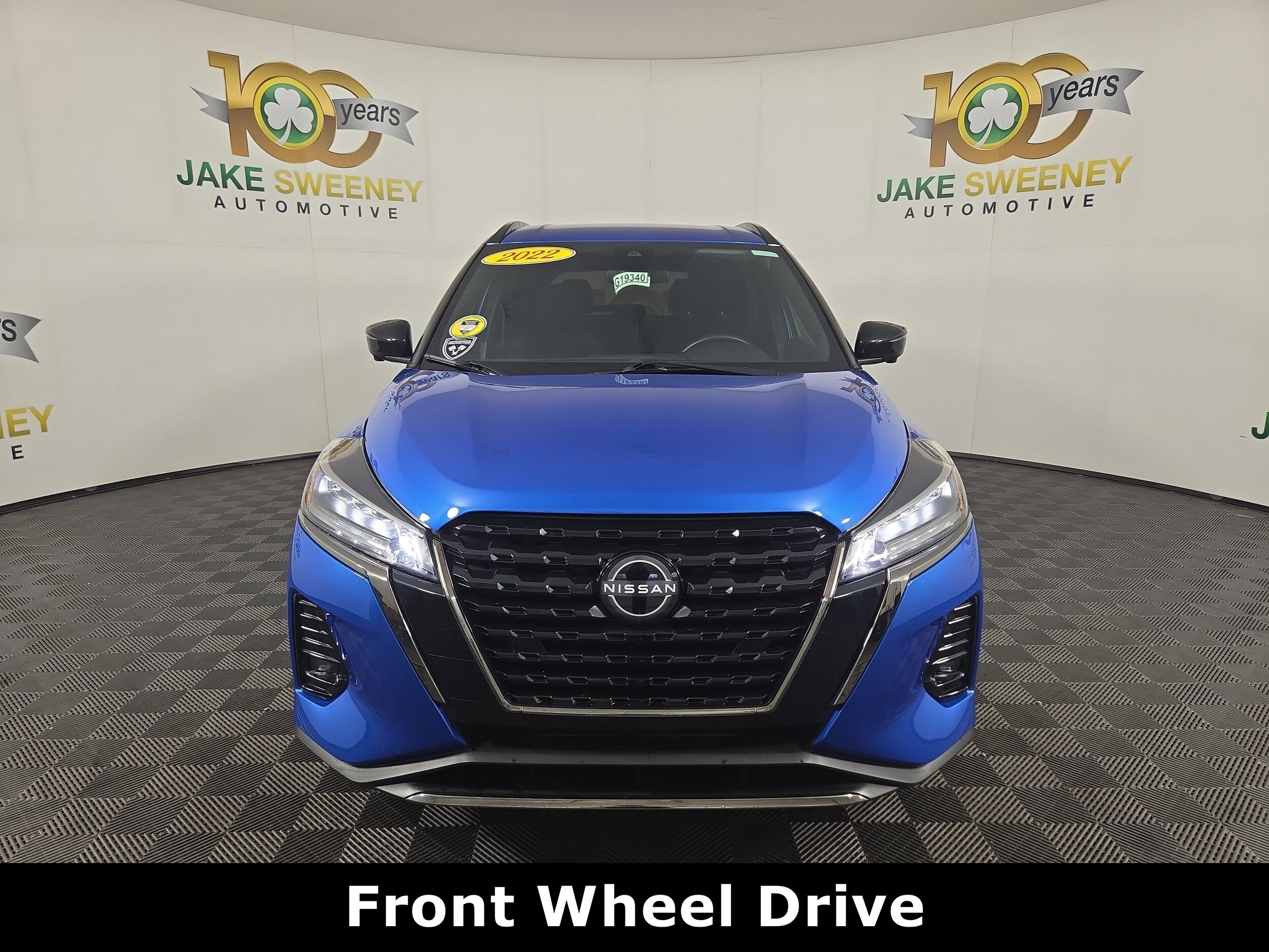 2022 Nissan Kicks SR photo 2