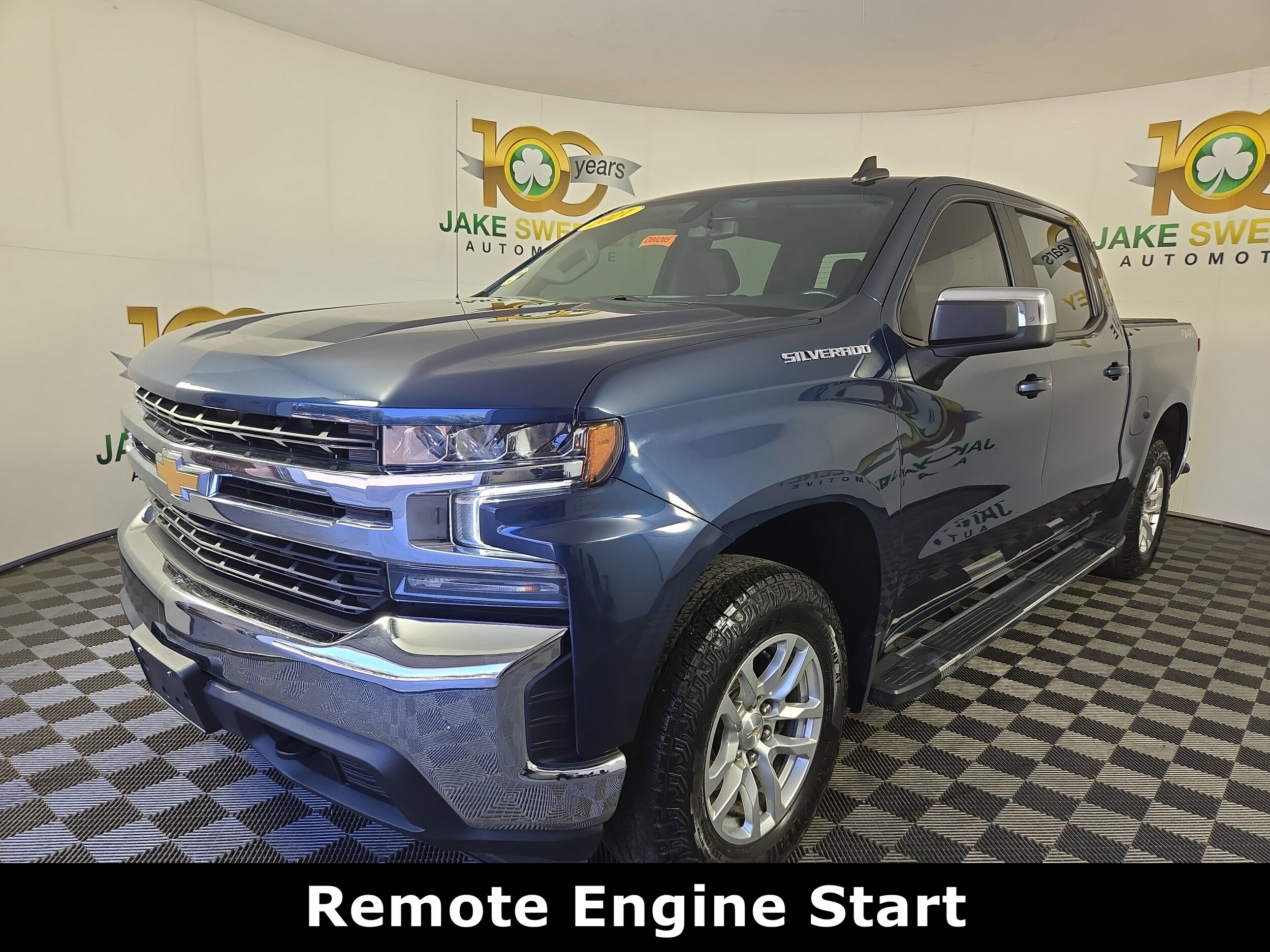 2021 Chevrolet Silverado 1500 LT photo 2