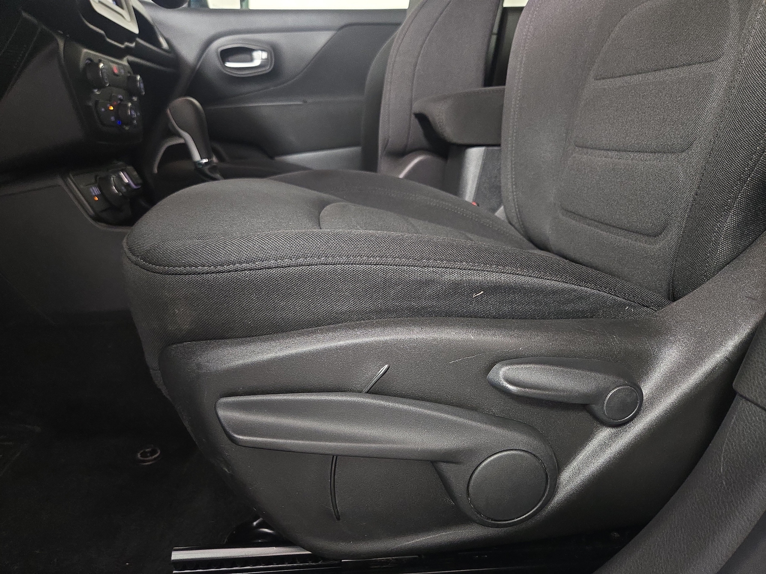 2020 Jeep Renegade Latitude - Photo 31